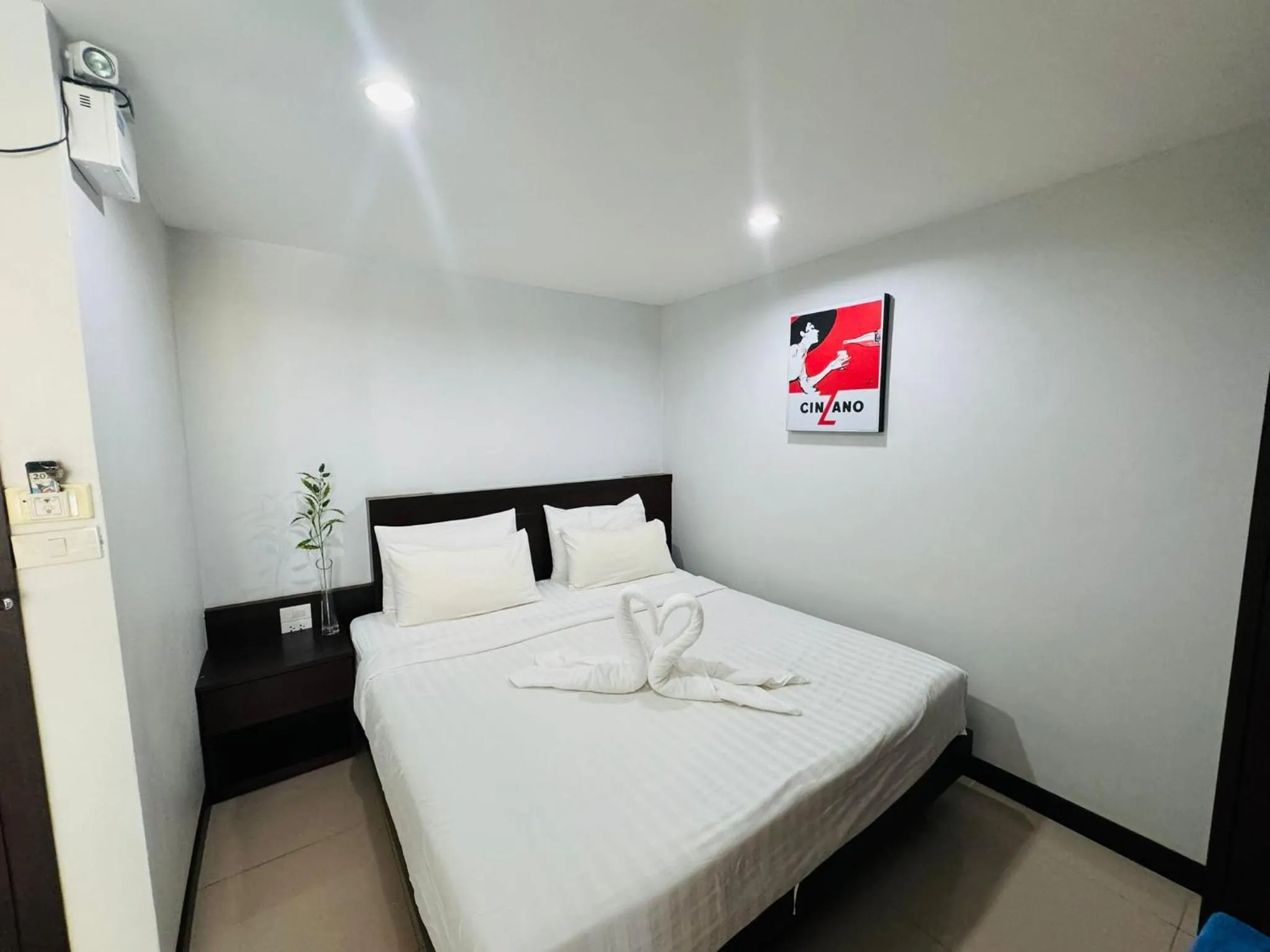 Bedroom, Bed in La Casa Patong