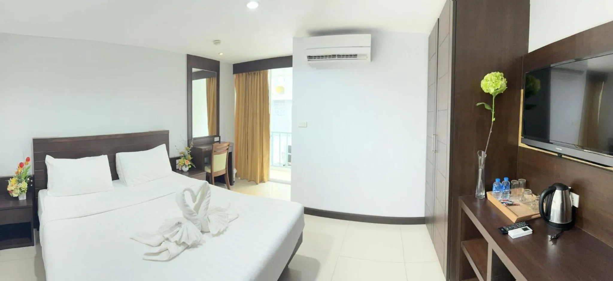 Bed in La Casa Patong