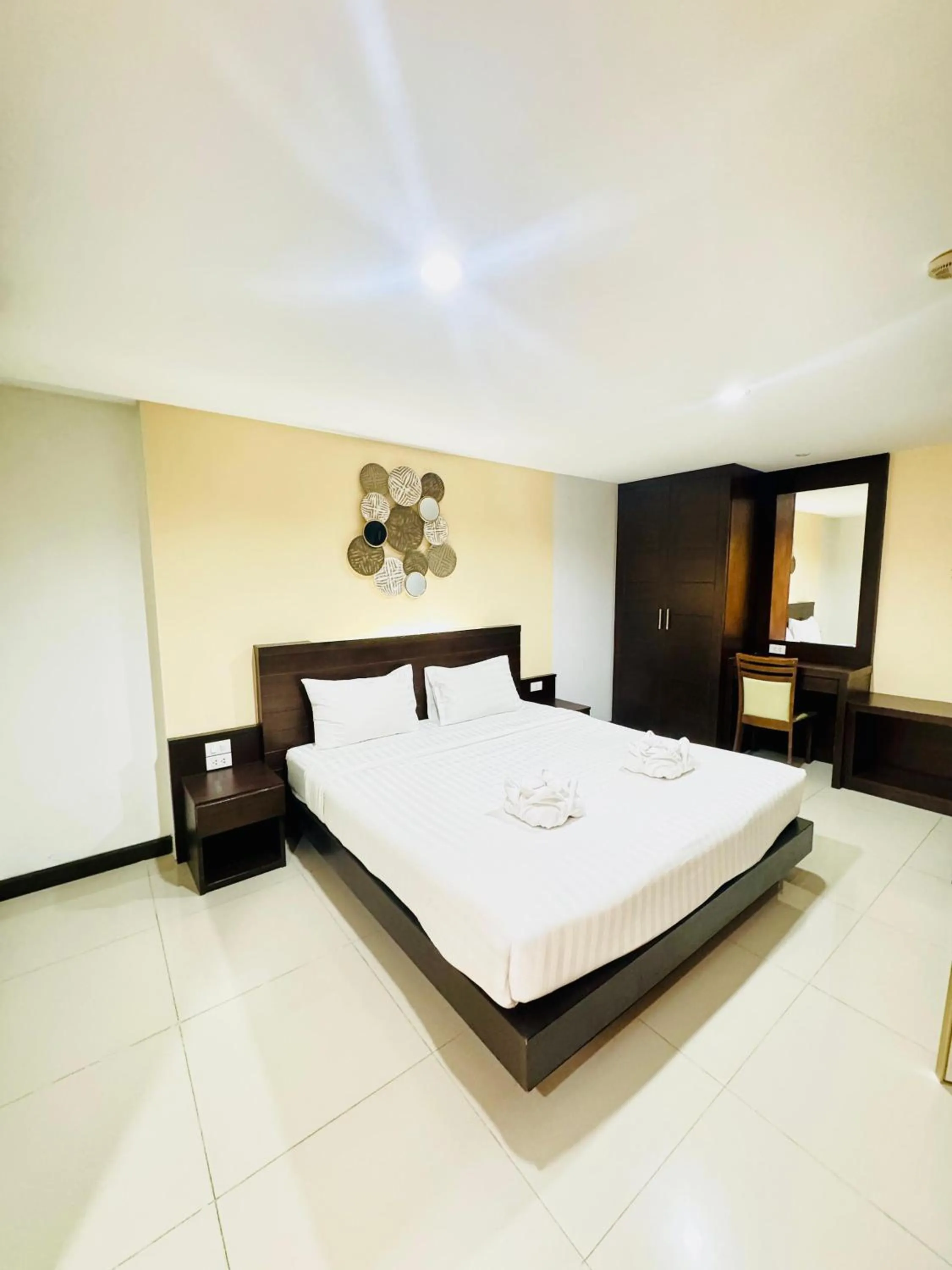 Bedroom, Bed in La Casa Patong