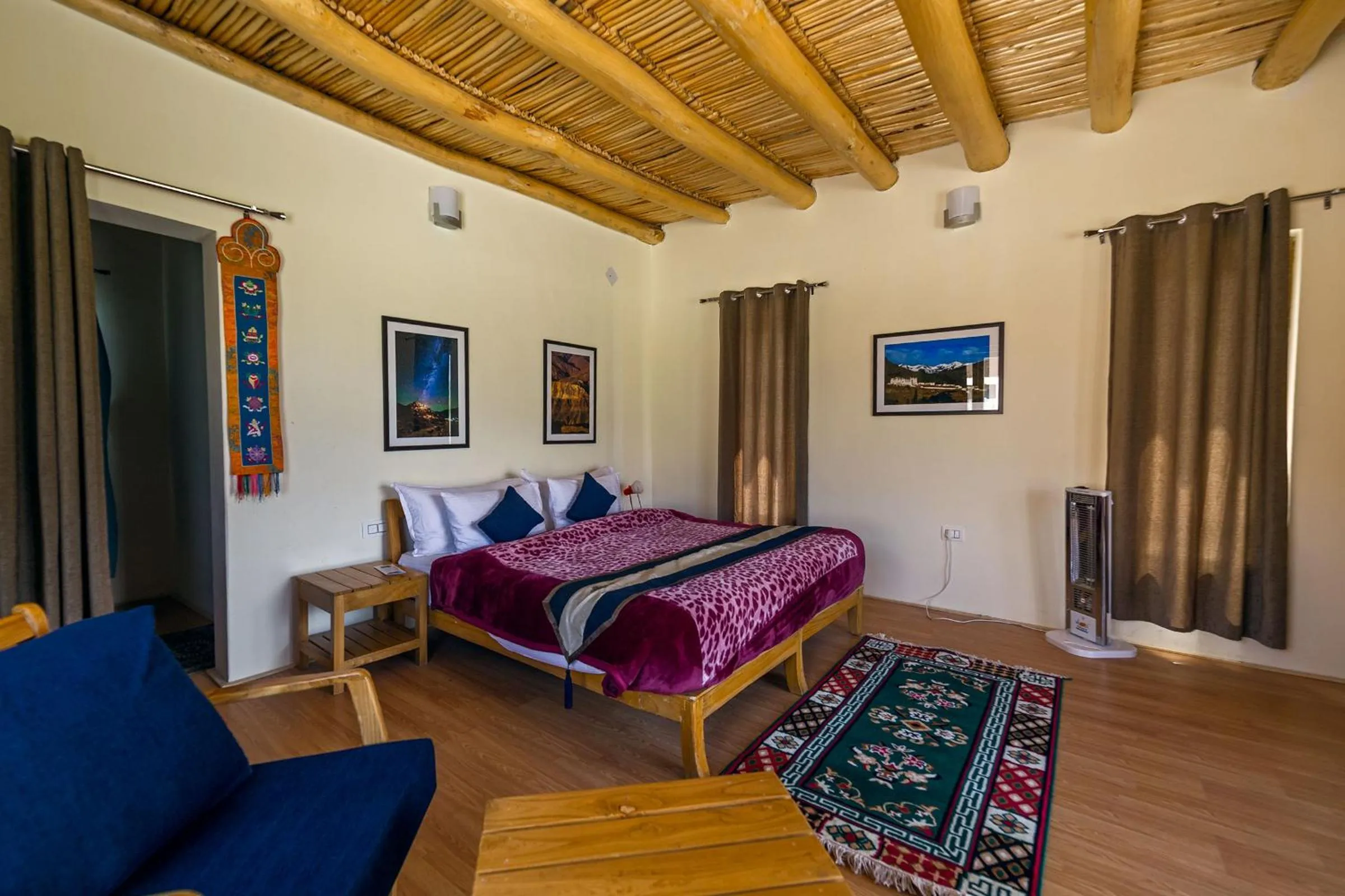 Bedroom, Bed in Nubra Ecolodge