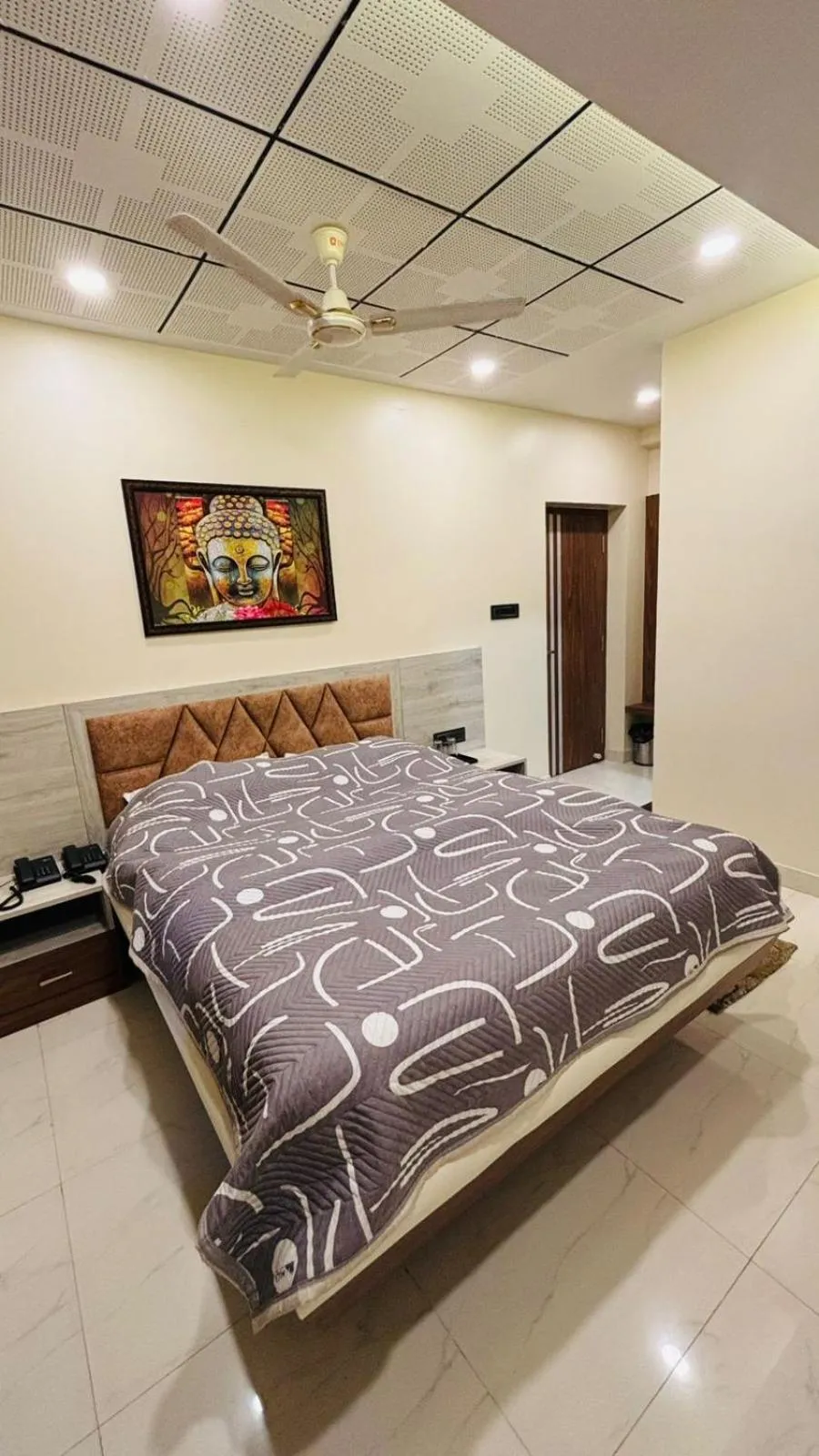 Bed in Hotel Vivaanta