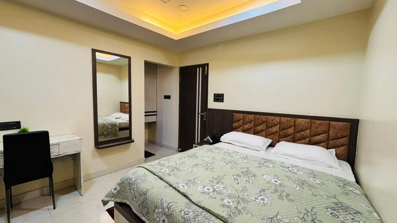 Bed in Hotel Vivaanta