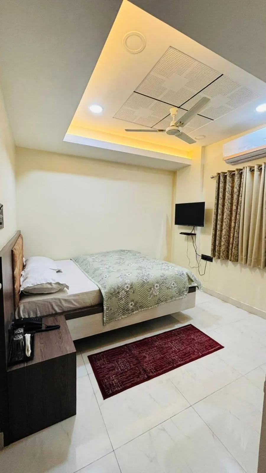 Bed in Hotel Vivaanta