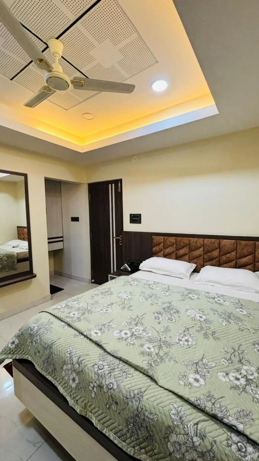 Bed in Hotel Vivaanta