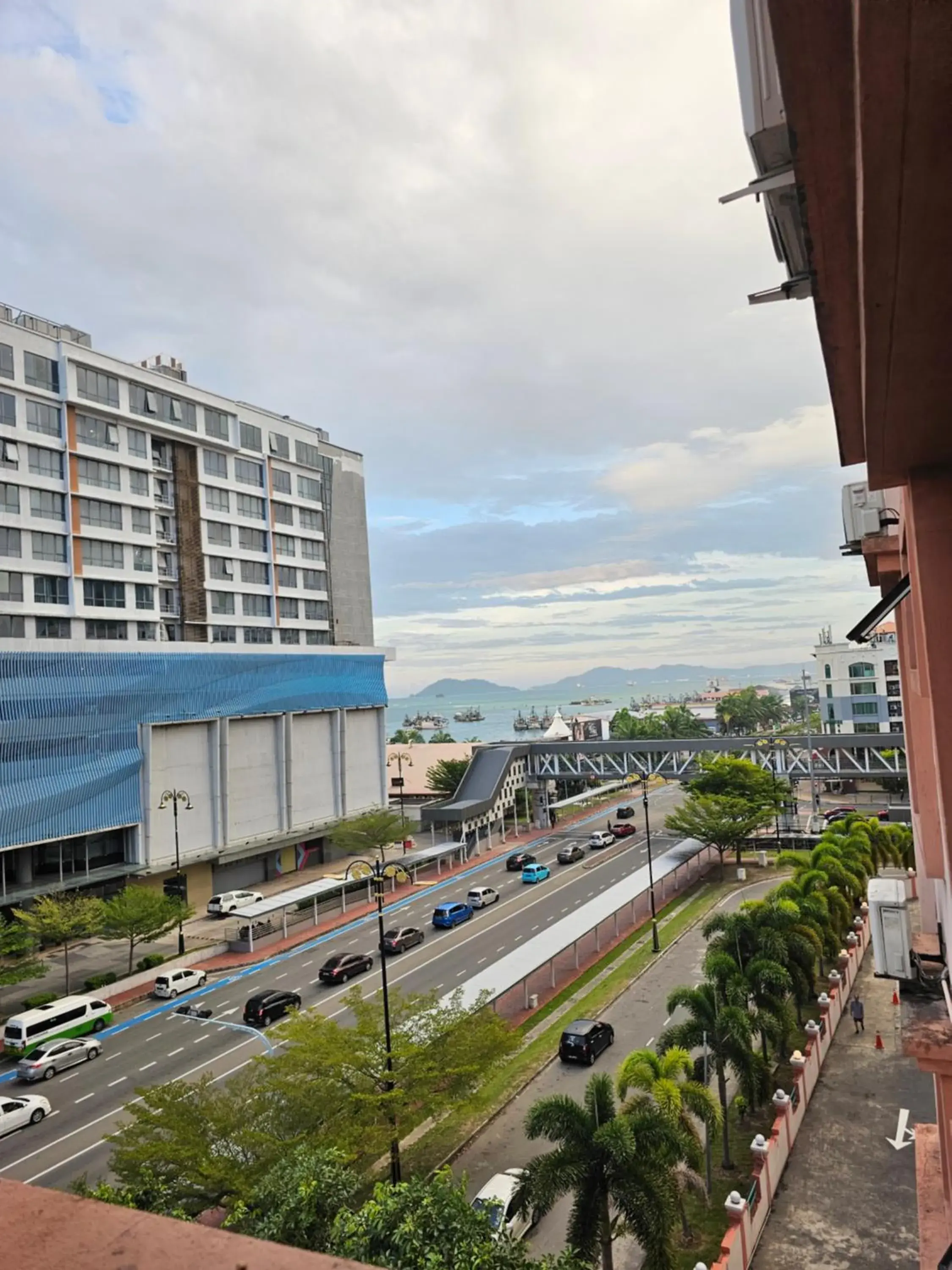 Three-Bedroom Apartment in HBKK-Marina Court Three-Bedroom Apartment in HBKK-Marina Court