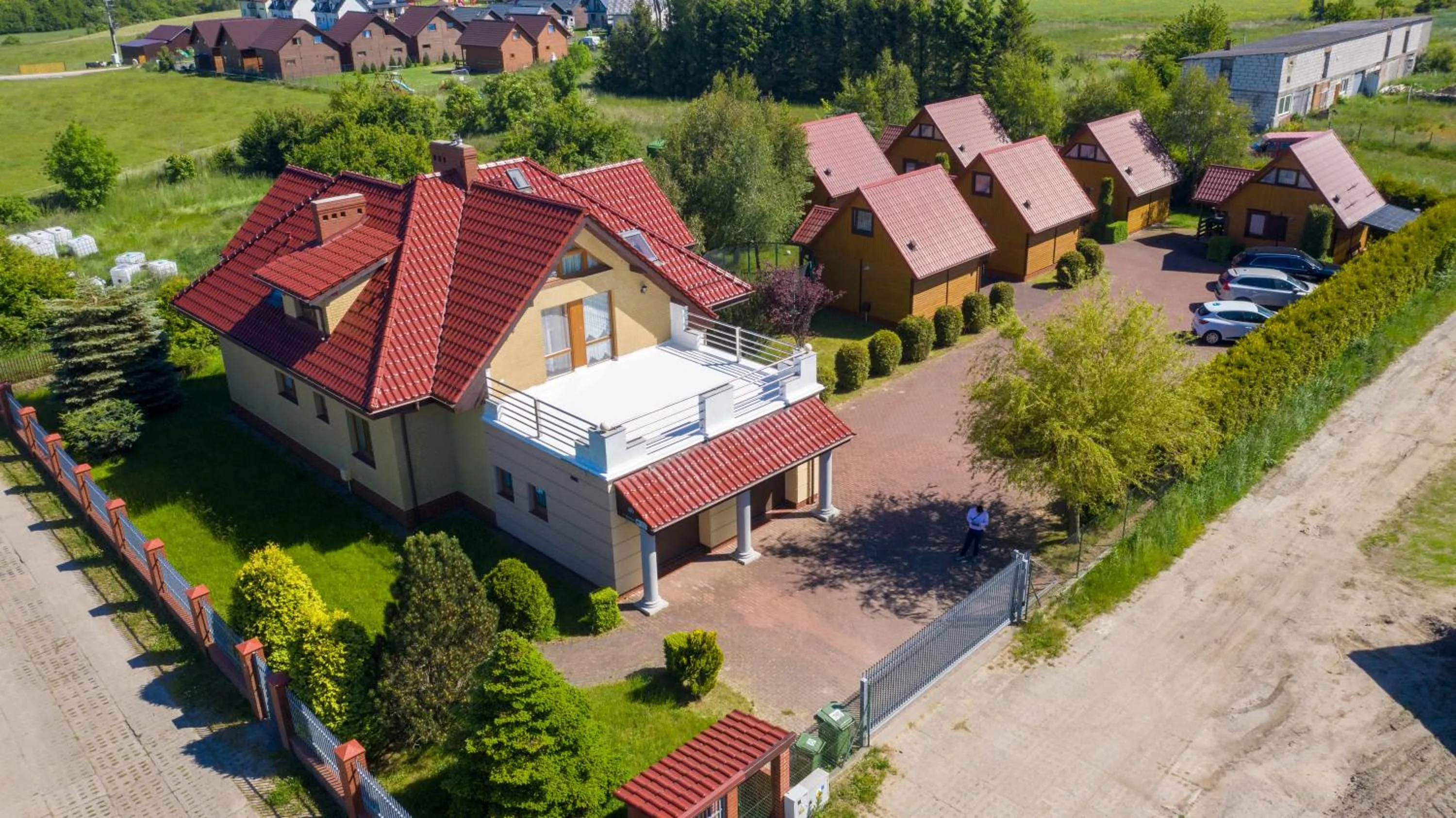 Property building in Willa Edi