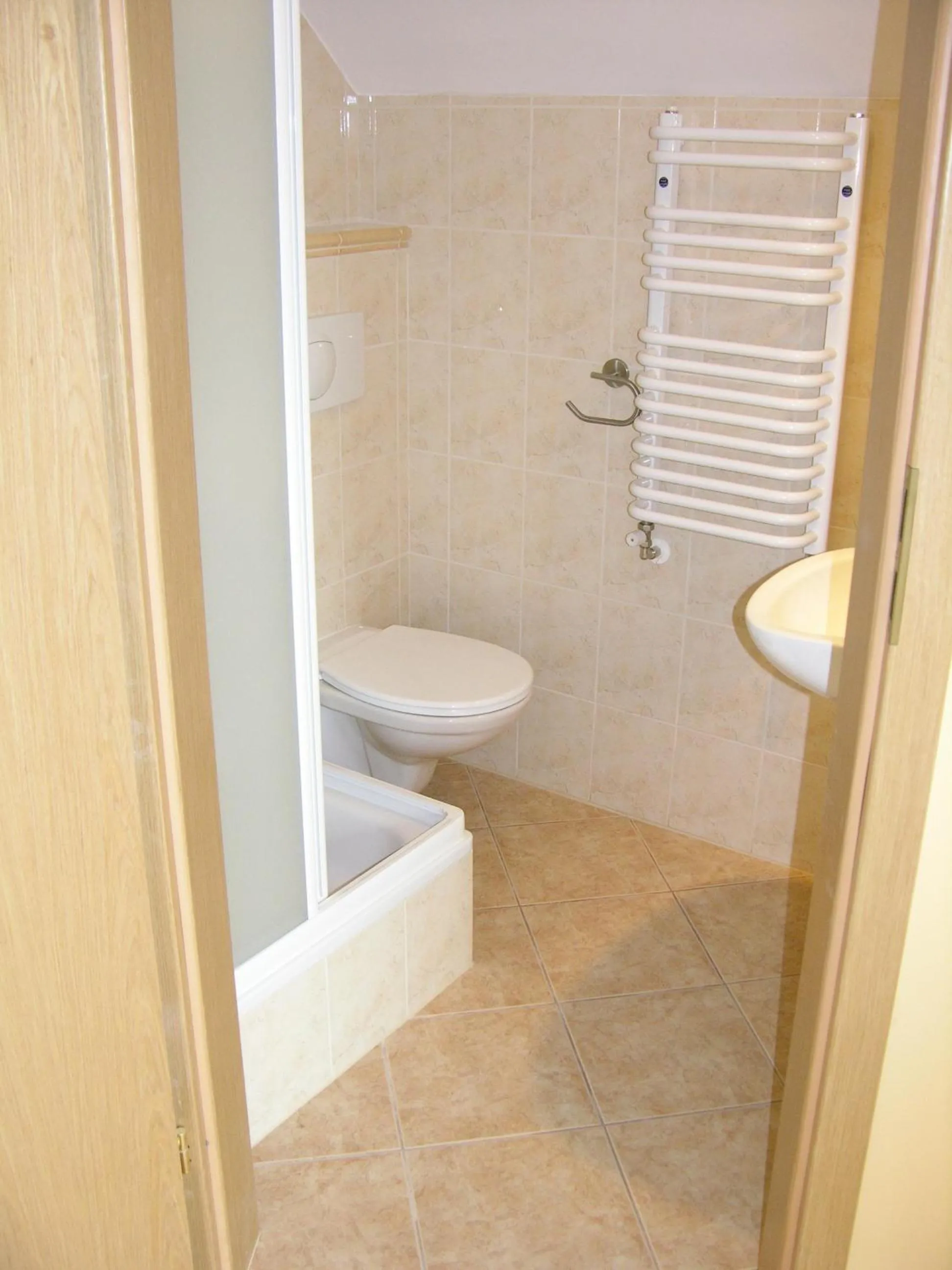 Shower in Willa Edi