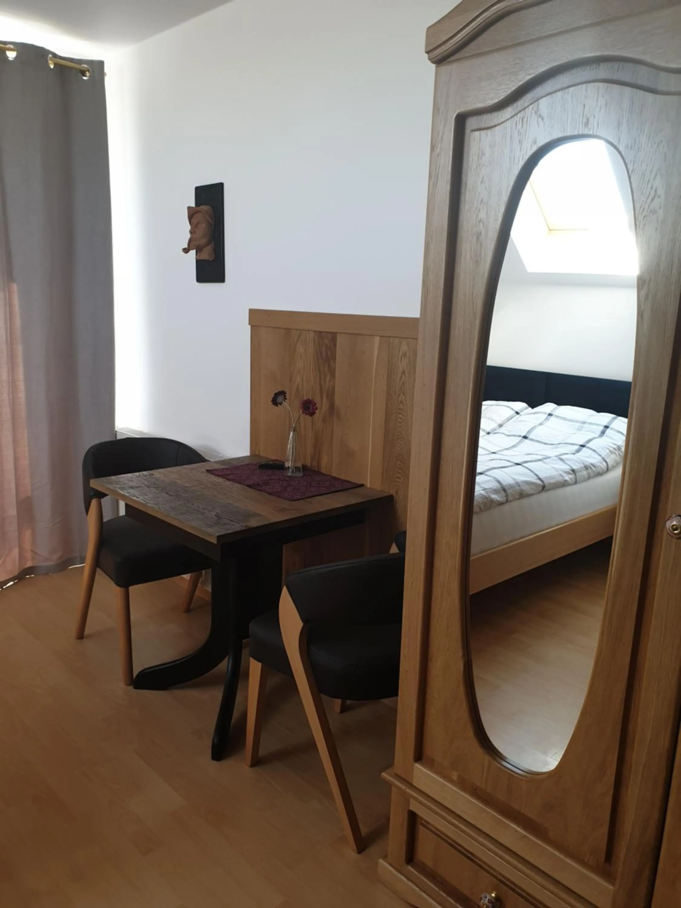 Photo of the whole room, Bed in Willa Edi