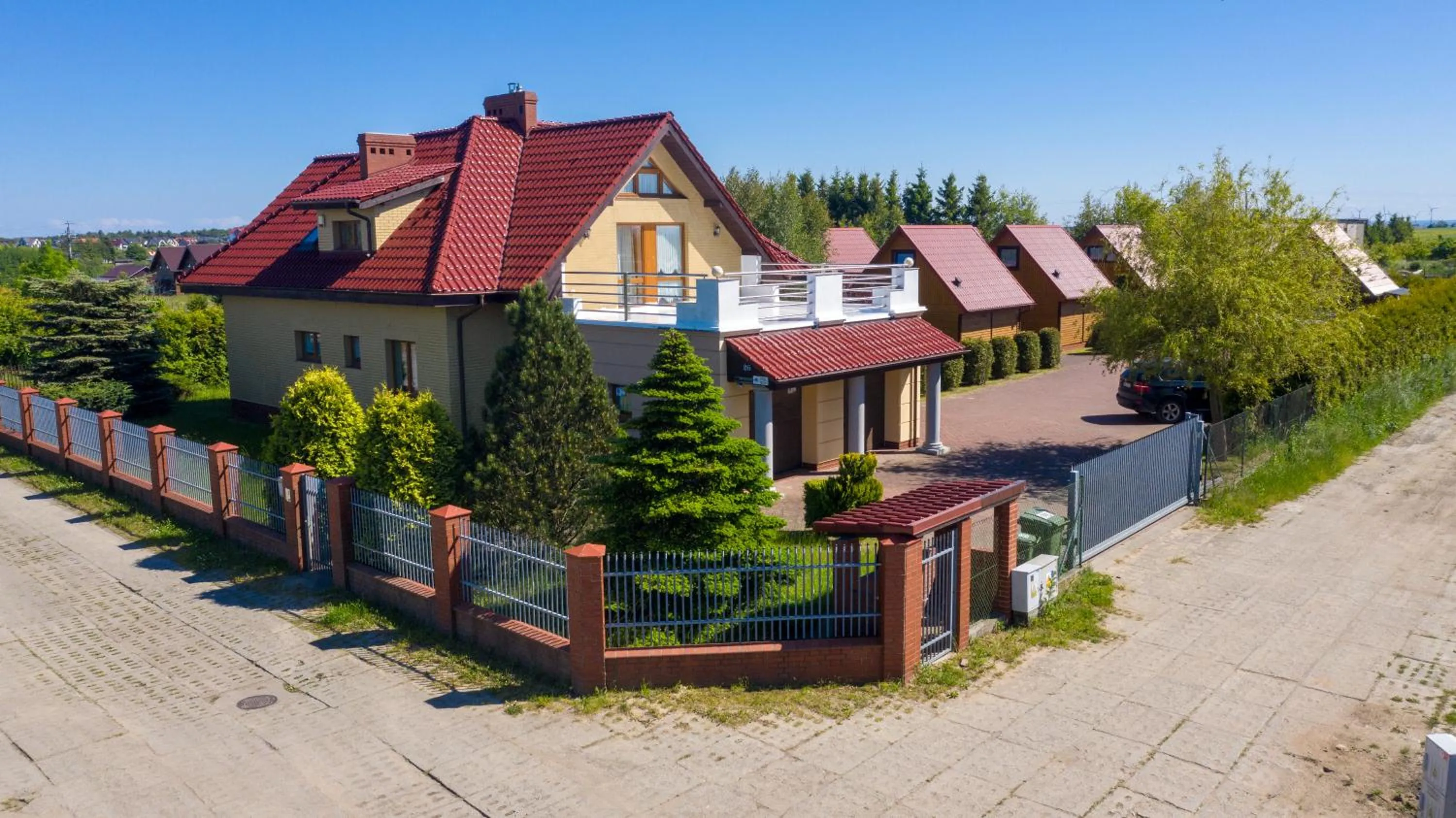 Property building in Willa Edi