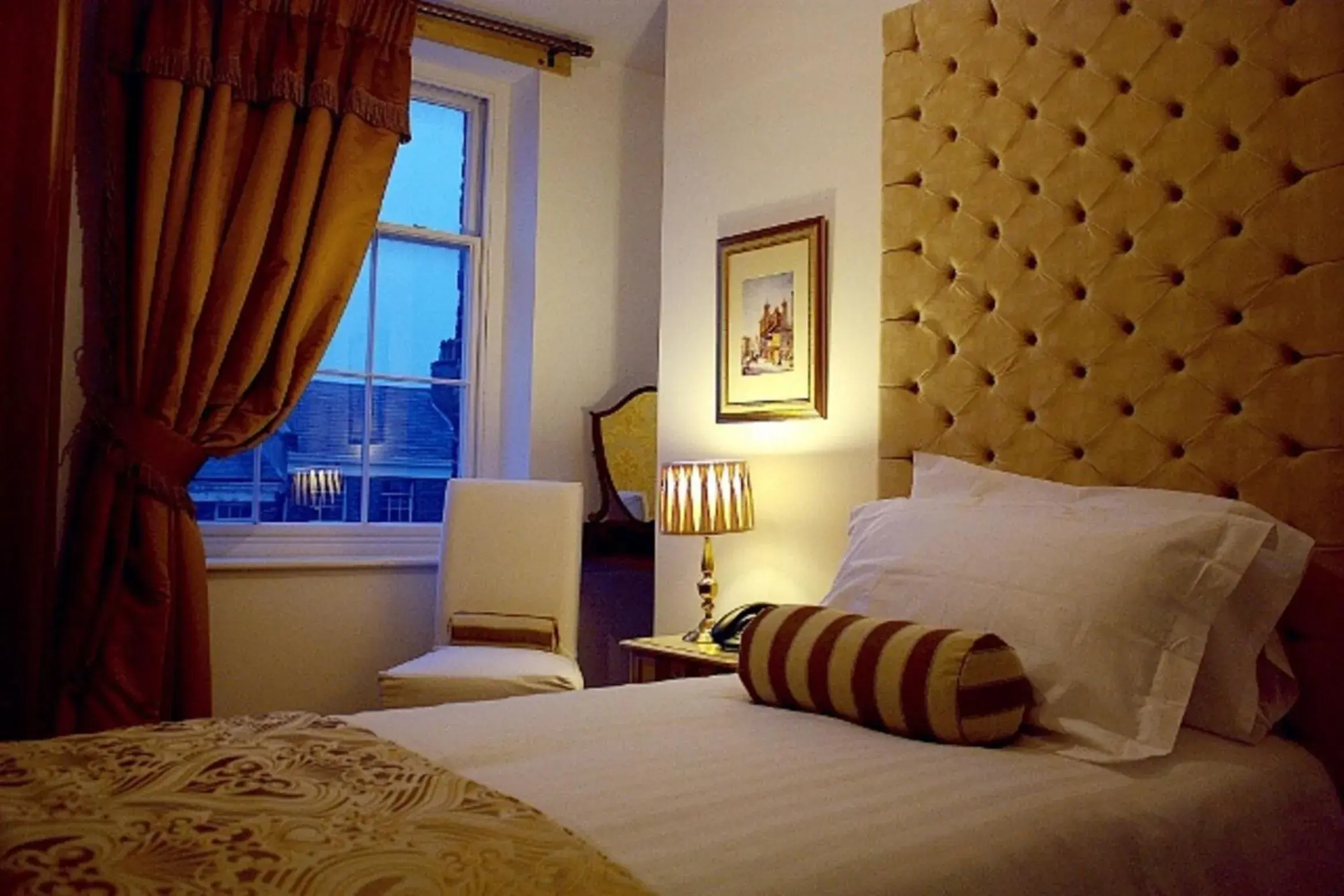 Bed in The Georgian Town House Hotel Bed in The Georgian Town House Hotel