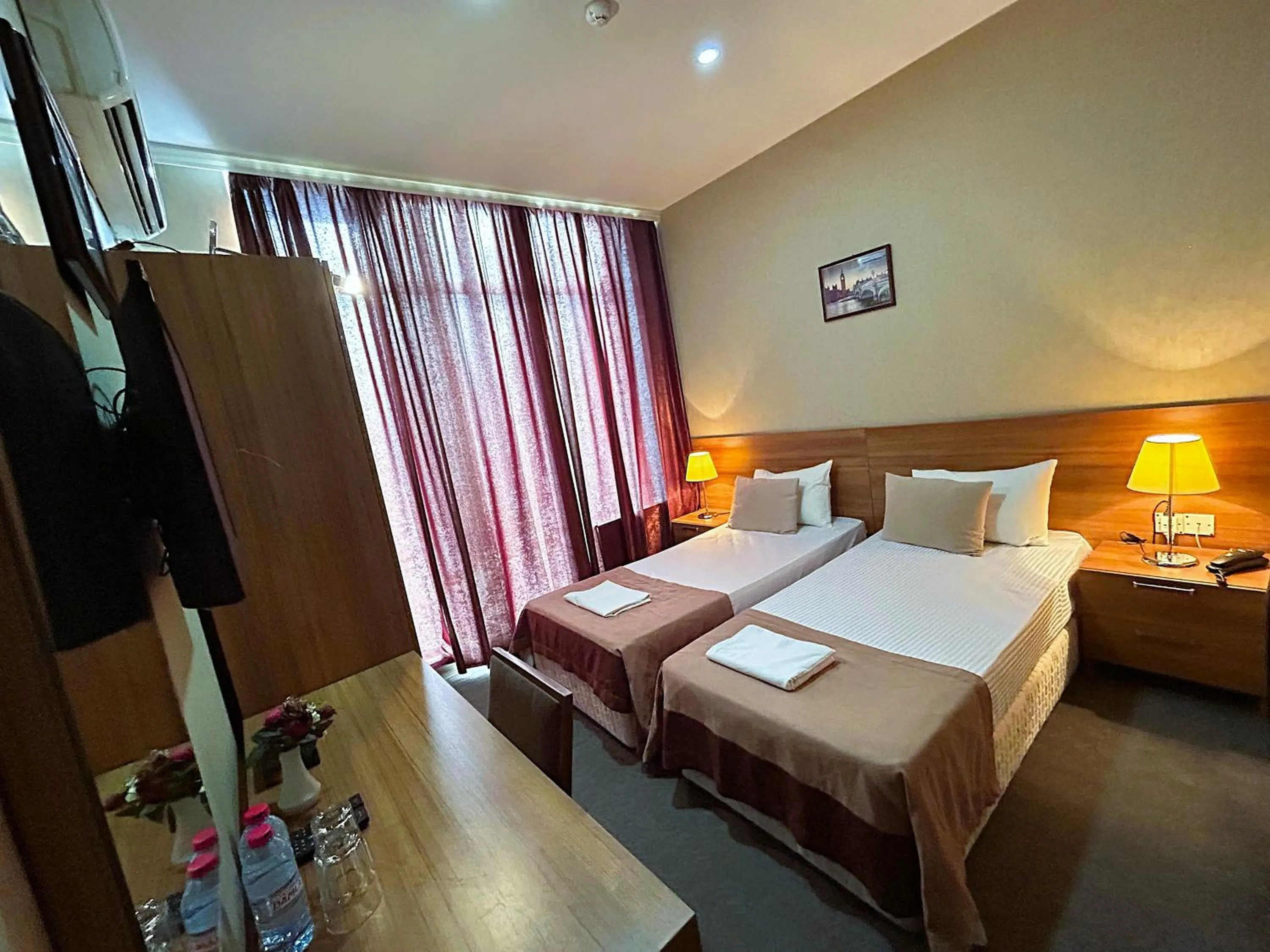 Bedroom, Bed in Family Hotel - Free Massage