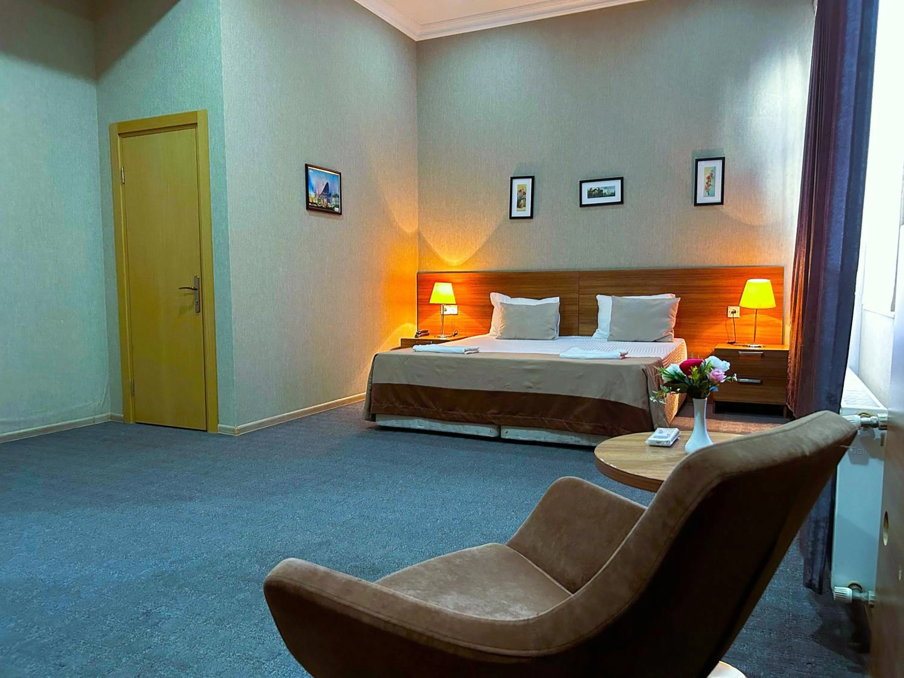 Bedroom, Bed in Family Hotel - Free Massage