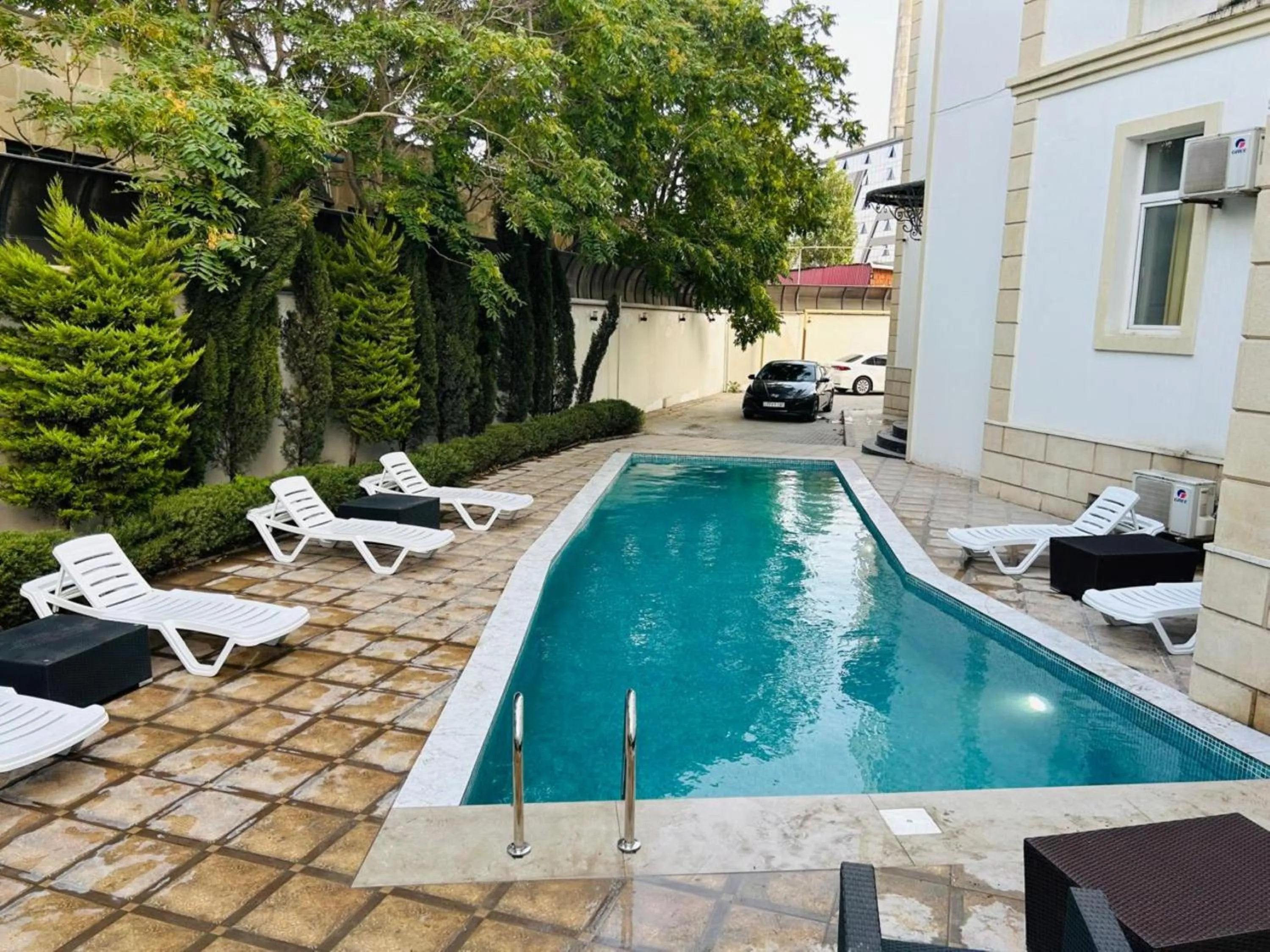 Swimming pool in Family Hotel - Free Massage