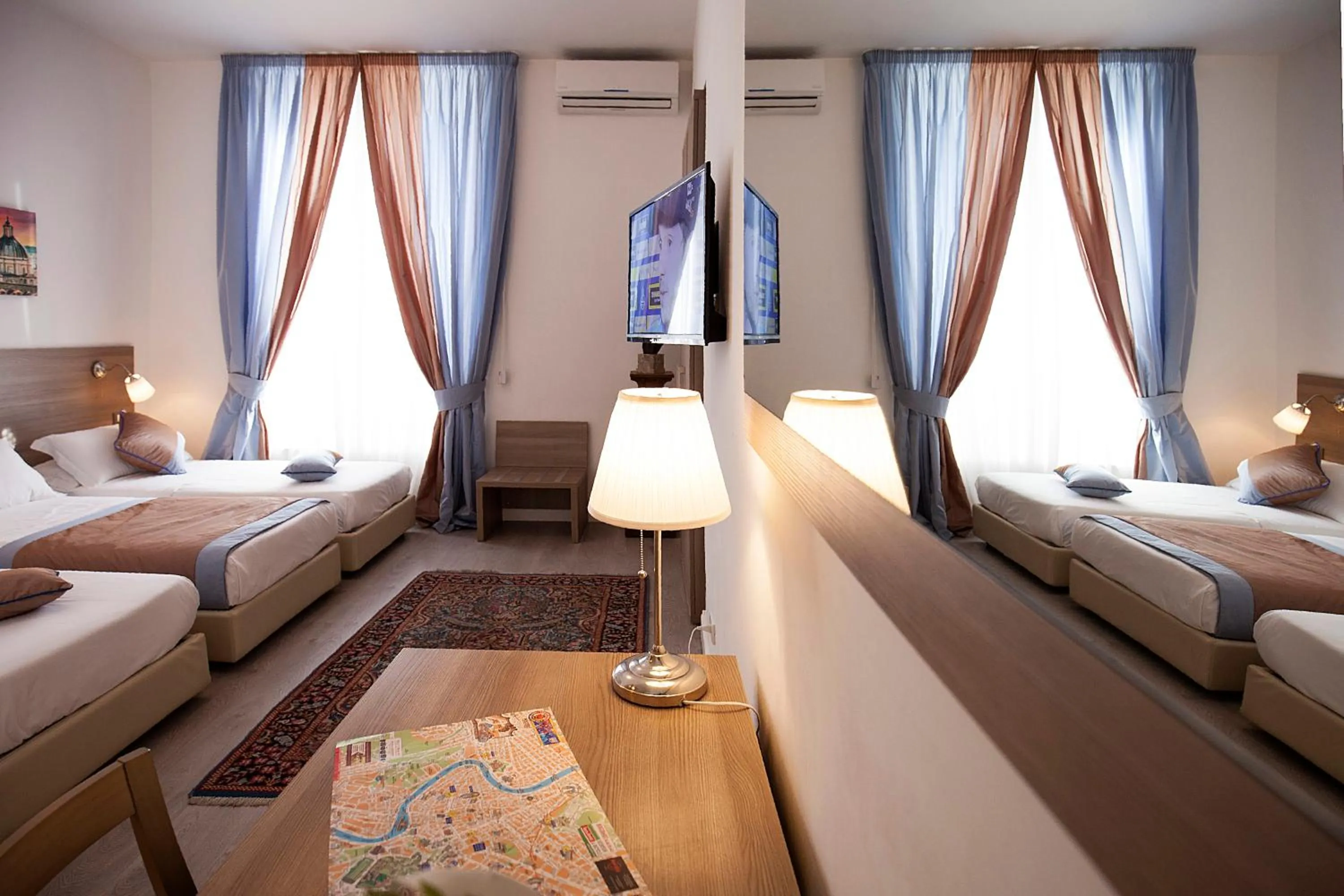 Photo of the whole room, Bed in Roman Holidays cuore dell'Impero