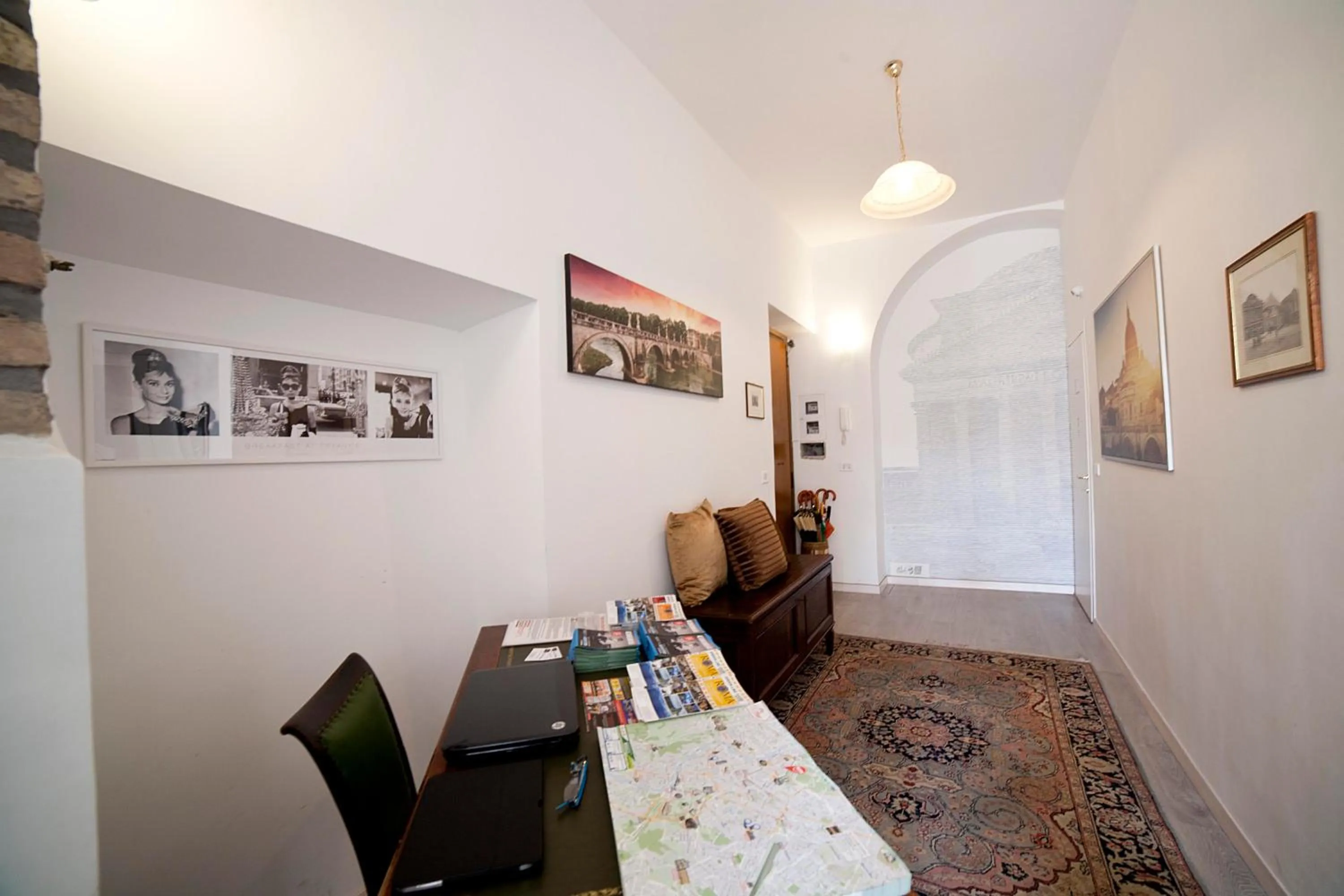 Living room in Roman Holidays cuore dell'Impero