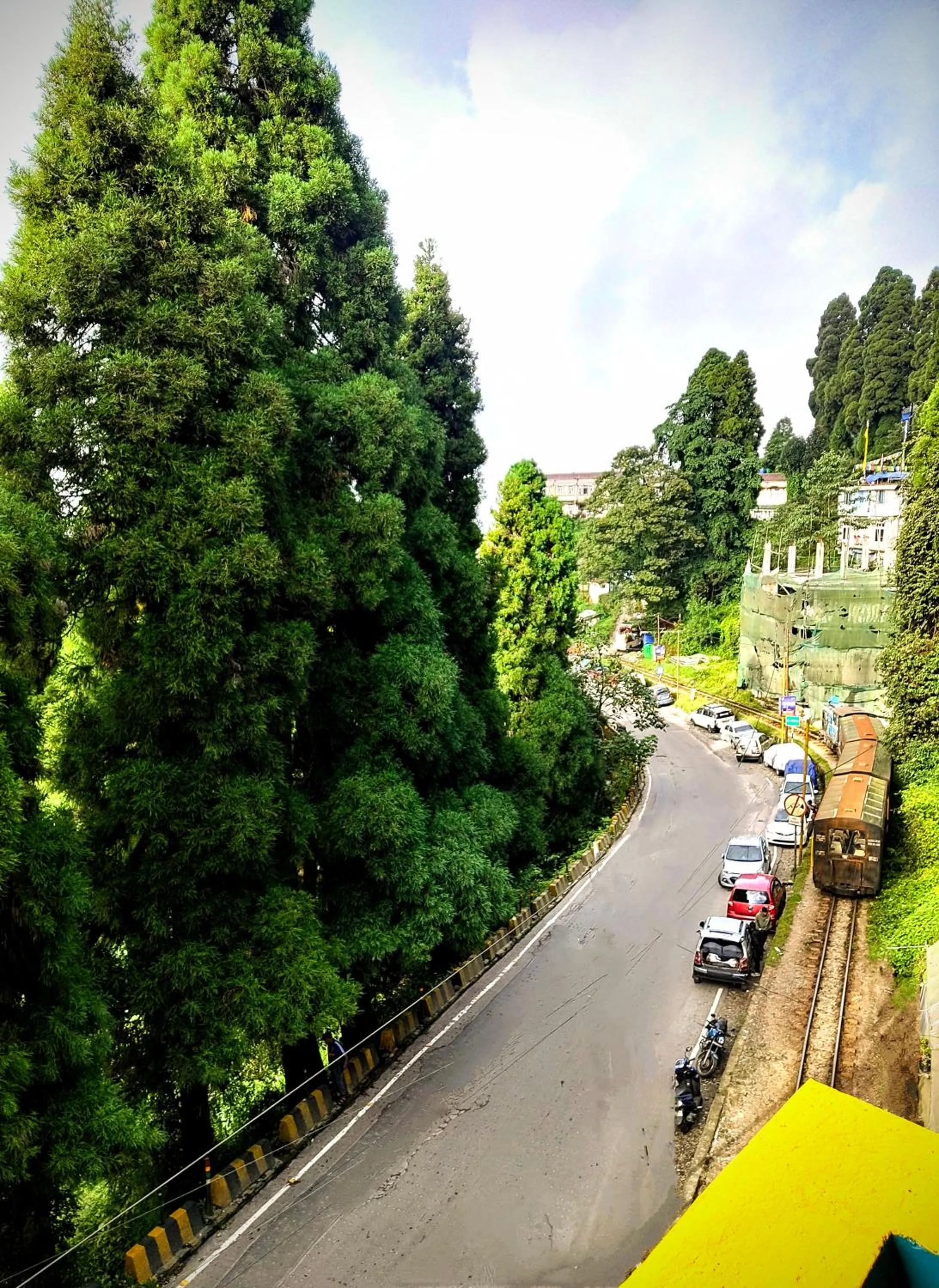 Neighbourhood in Hidden Monkey Stays Darjeeling, Batasia