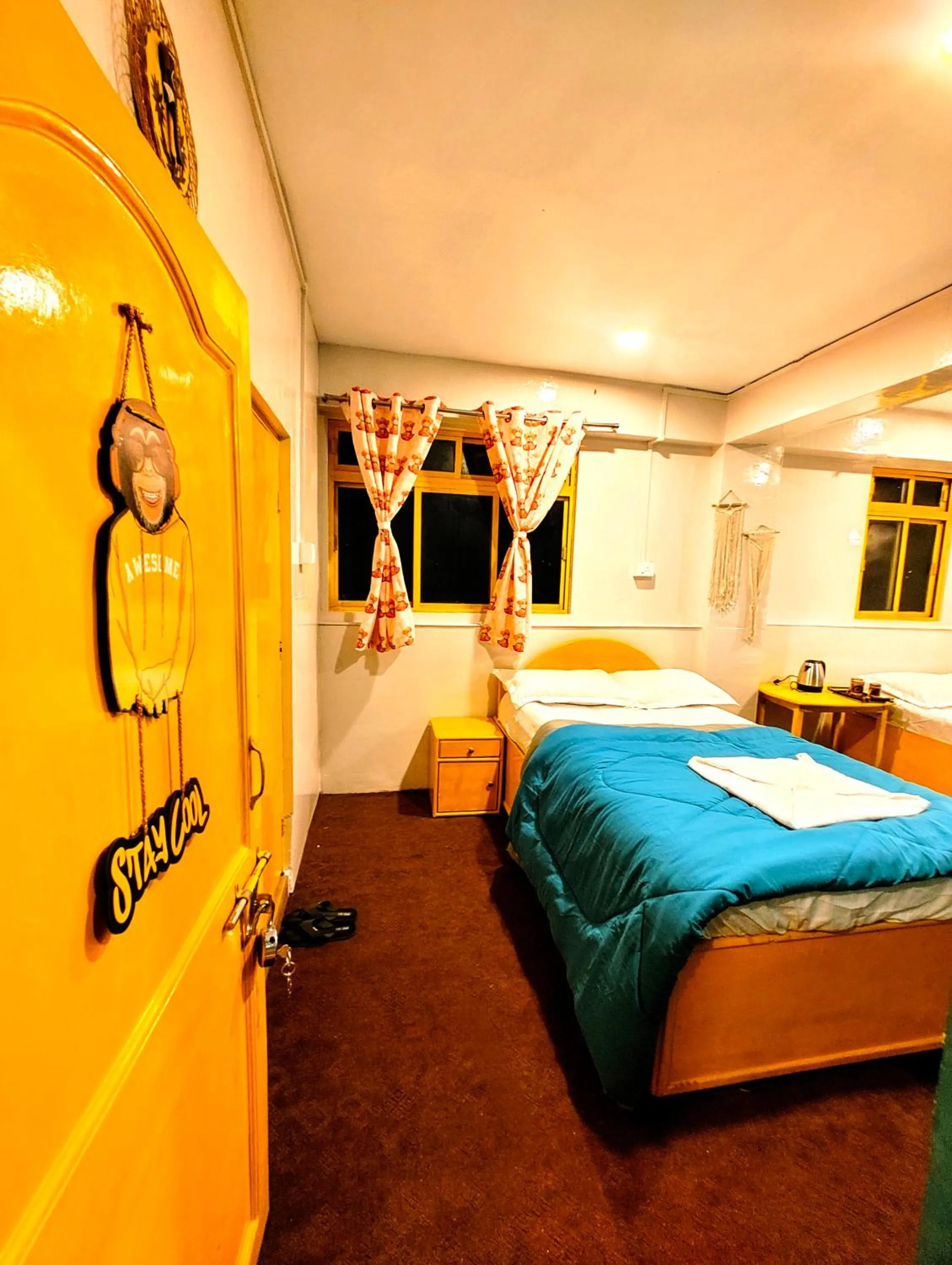 Photo of the whole room, Bed in Hidden Monkey Stays Darjeeling, Batasia