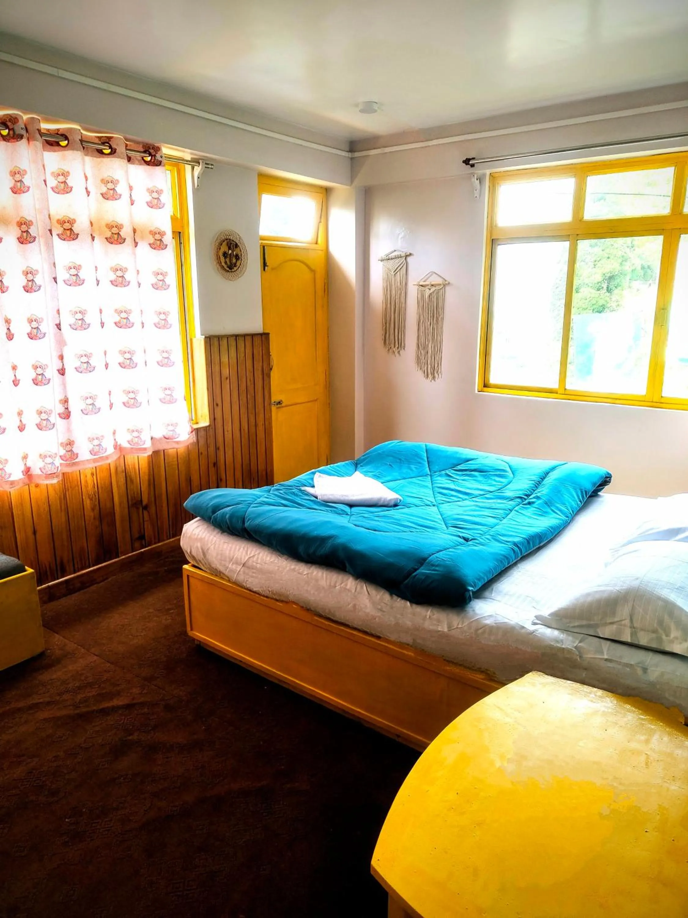 Photo of the whole room, Bed in Hidden Monkey Stays Darjeeling, Batasia