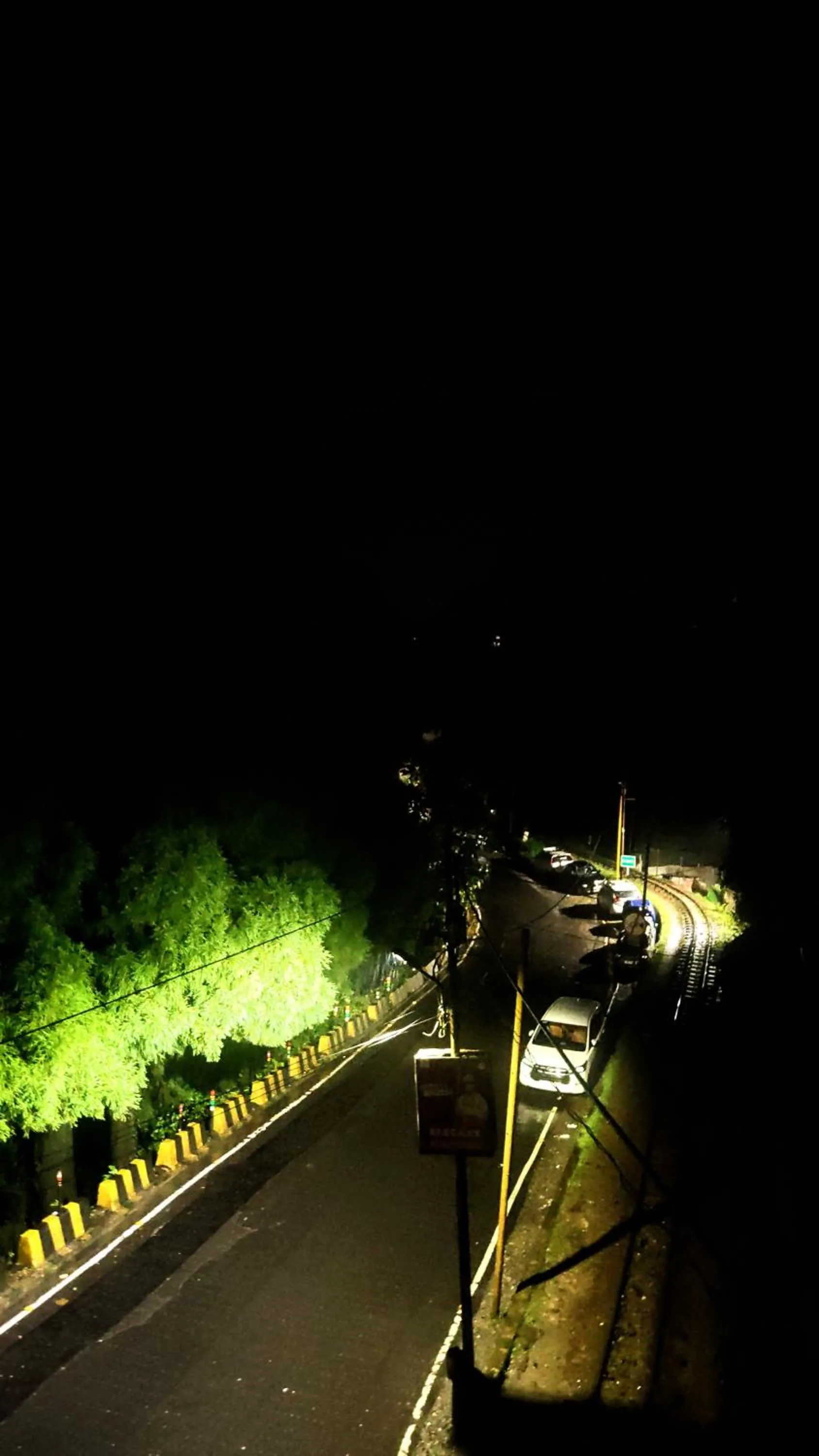 Night in Hidden Monkey Stays Darjeeling, Batasia