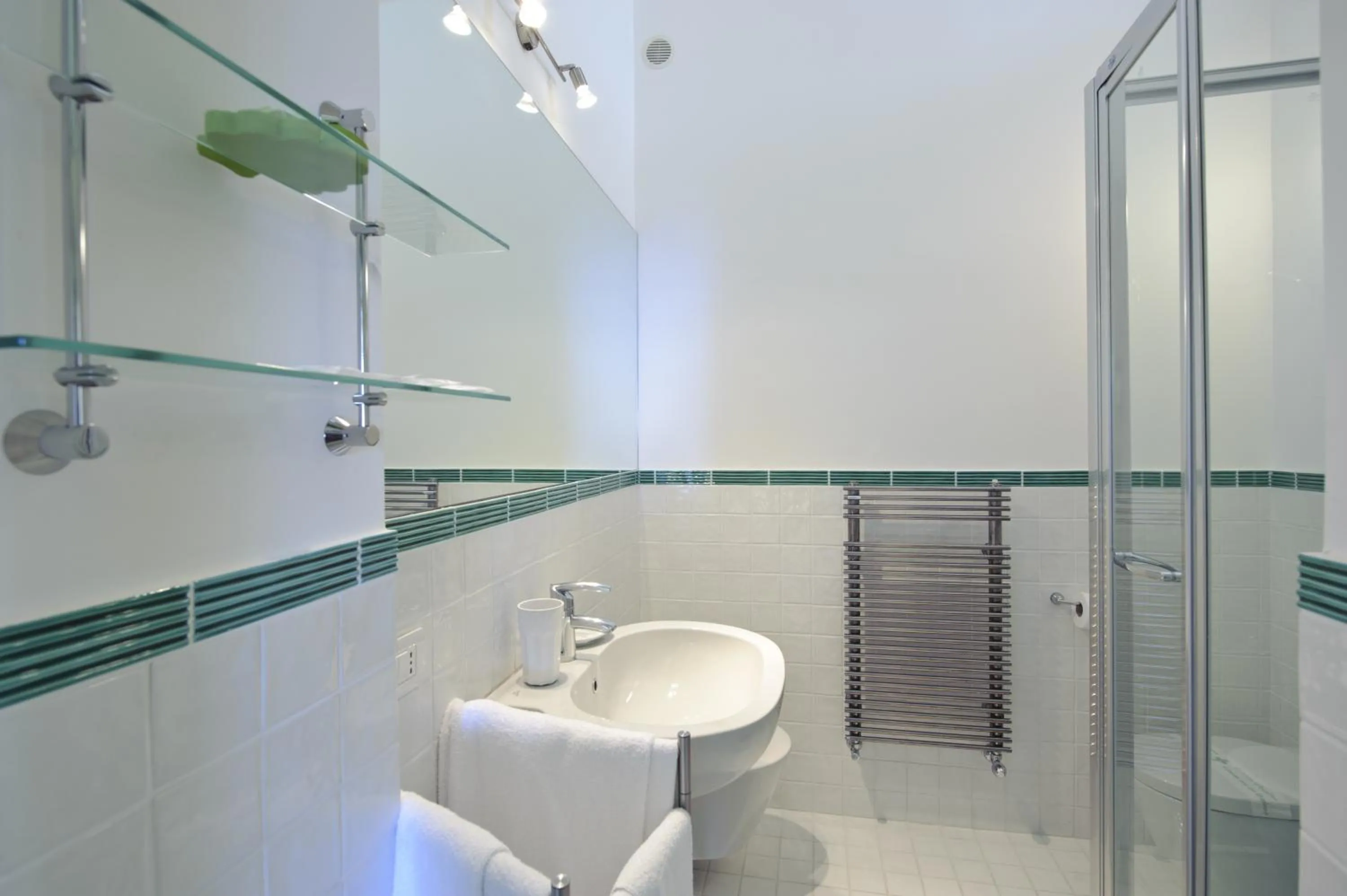 Shower in Villa Knight