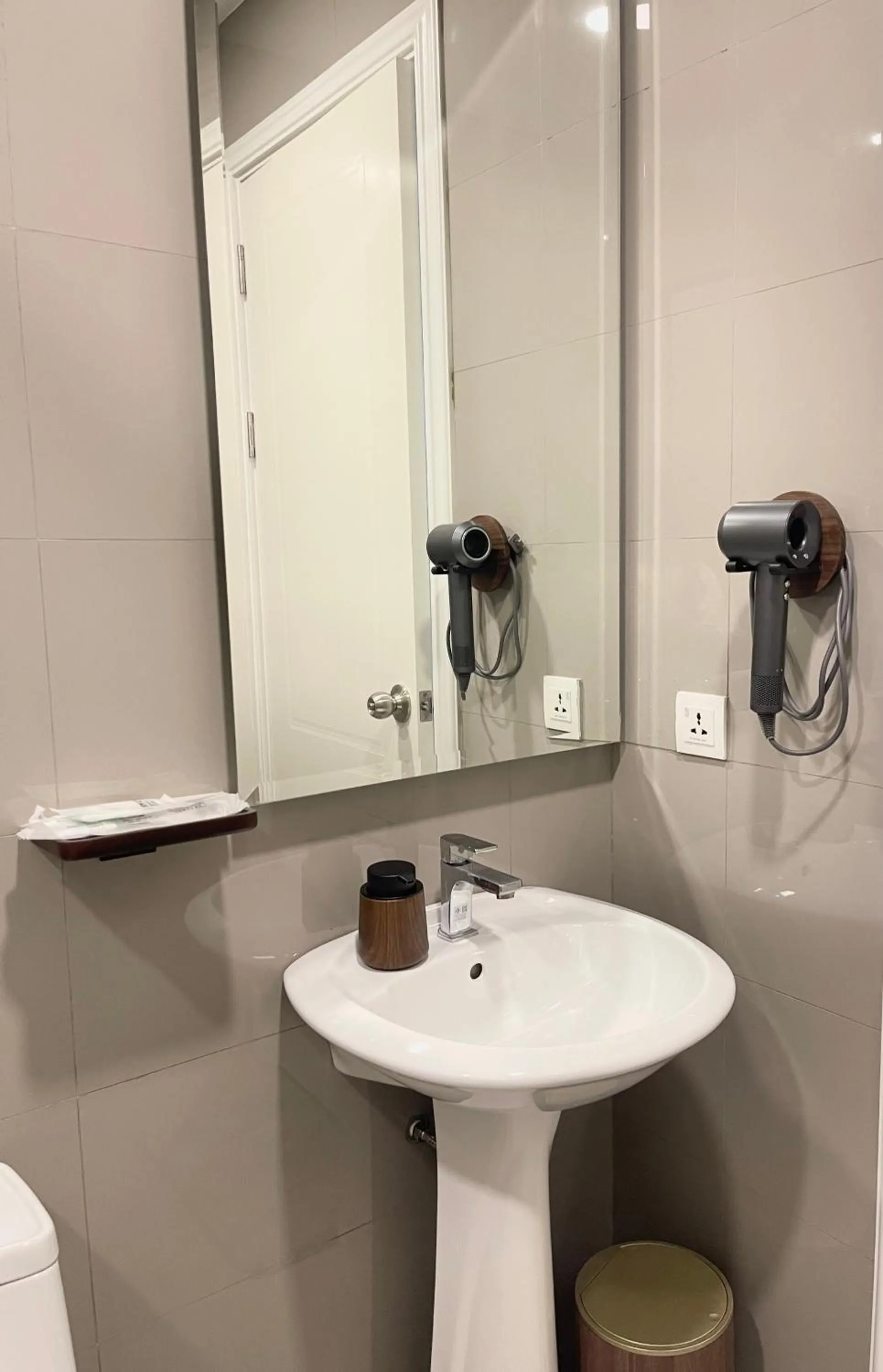 22 Homestay-near AEON Mall 3 & Techo International Aiport