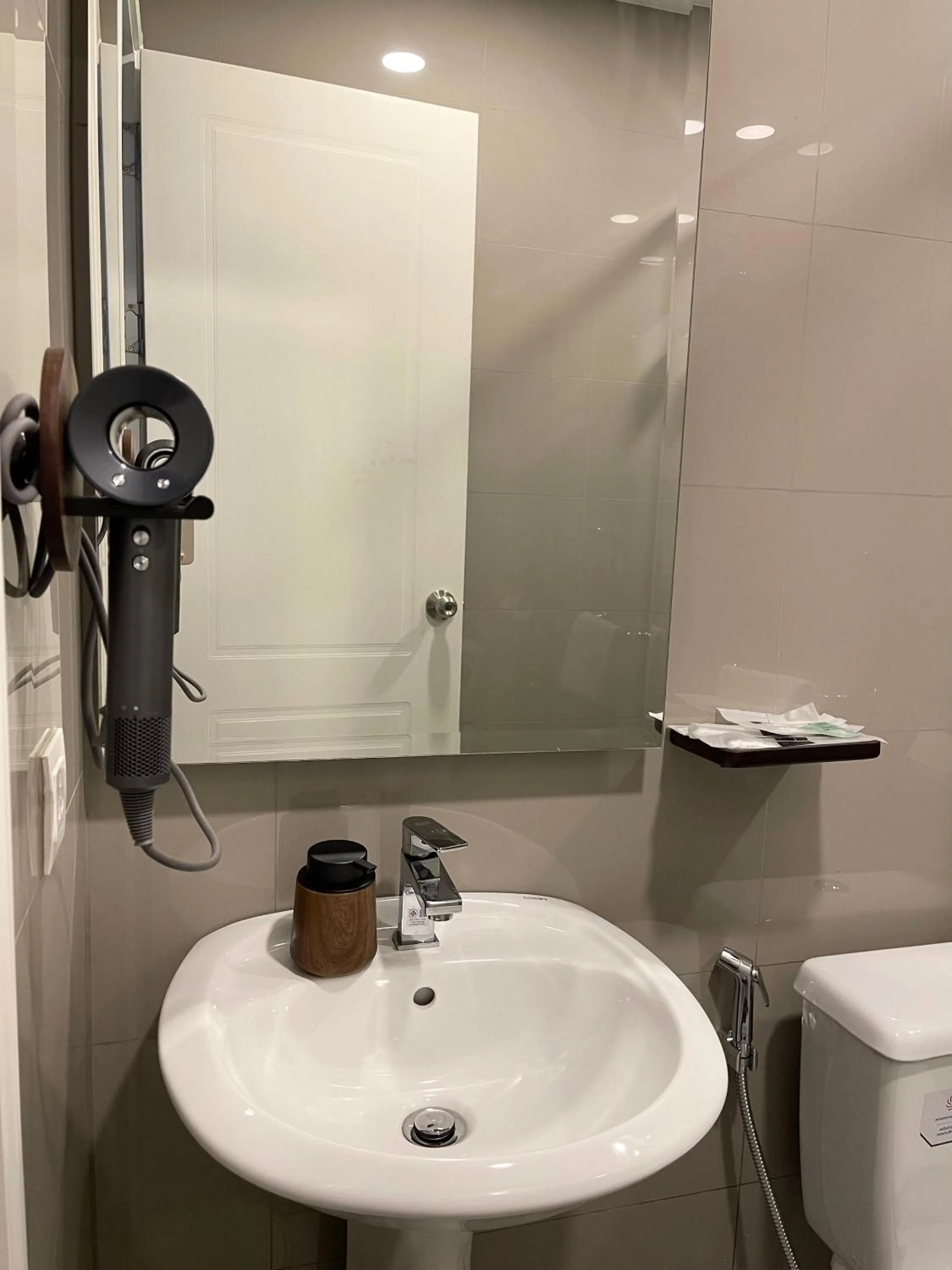 22 Homestay-near AEON Mall 3 & Techo International Aiport