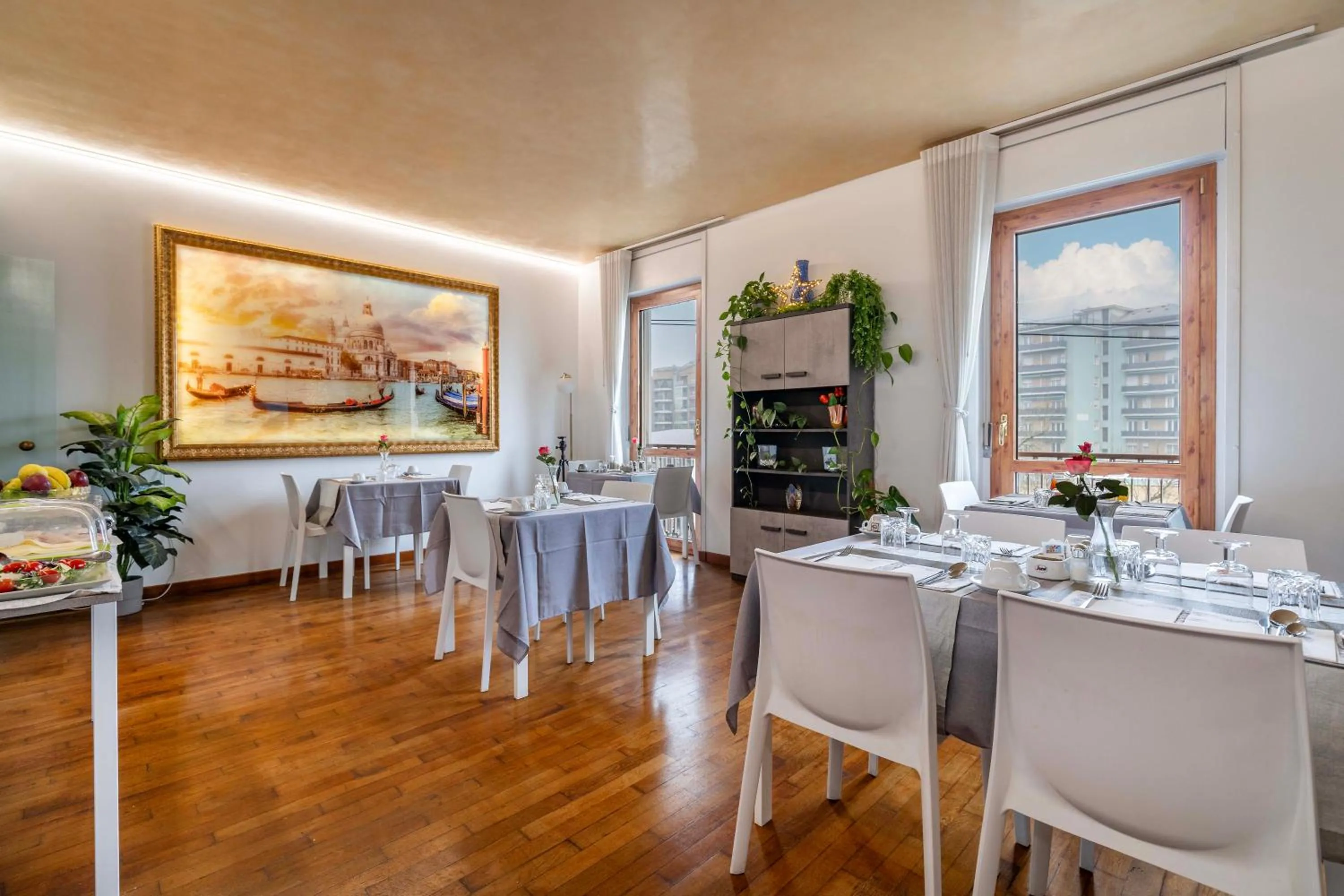 Venice Friends Residence