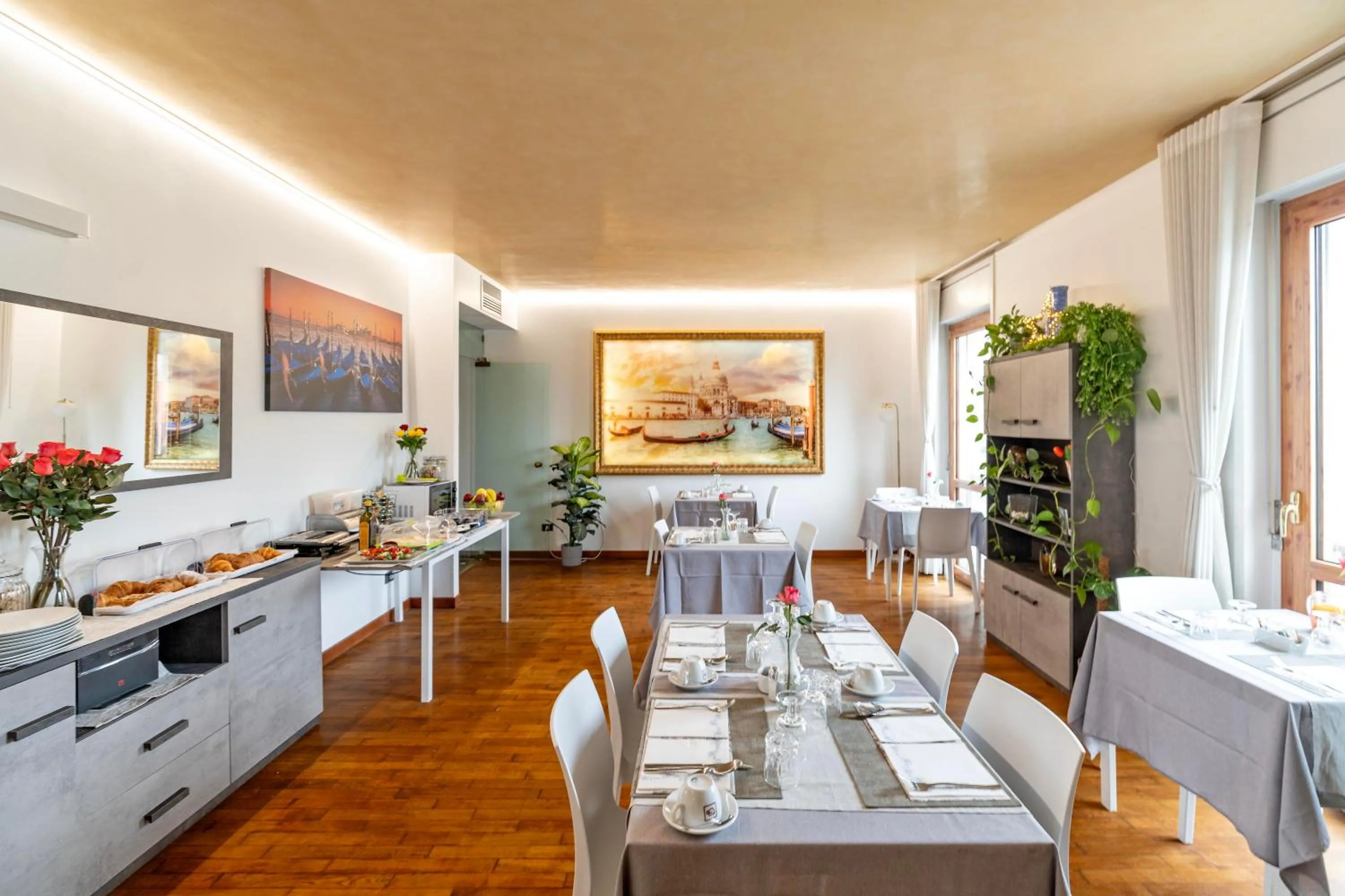 Venice Friends Residence