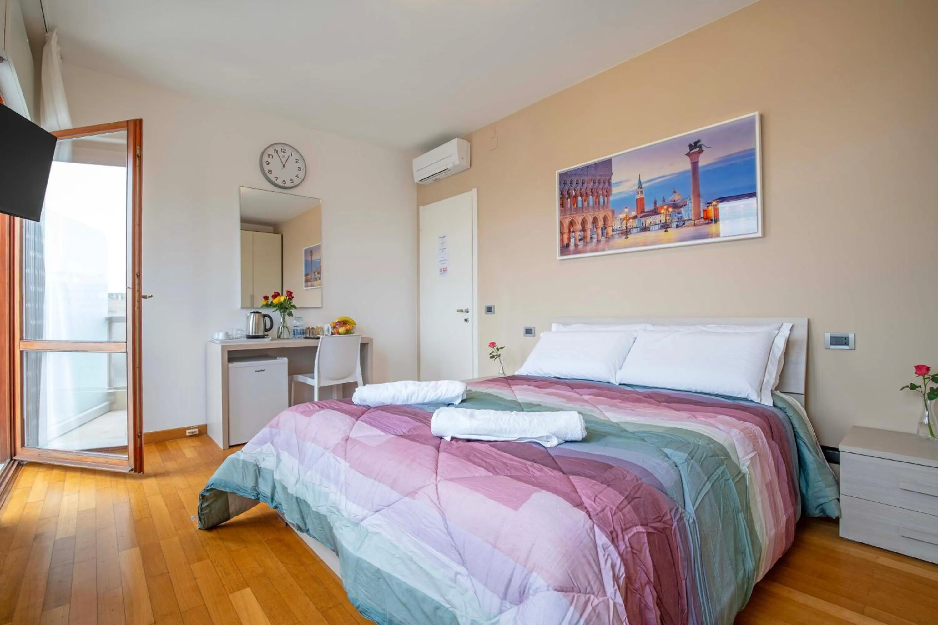 Queen Suite in Venice Friends Residence