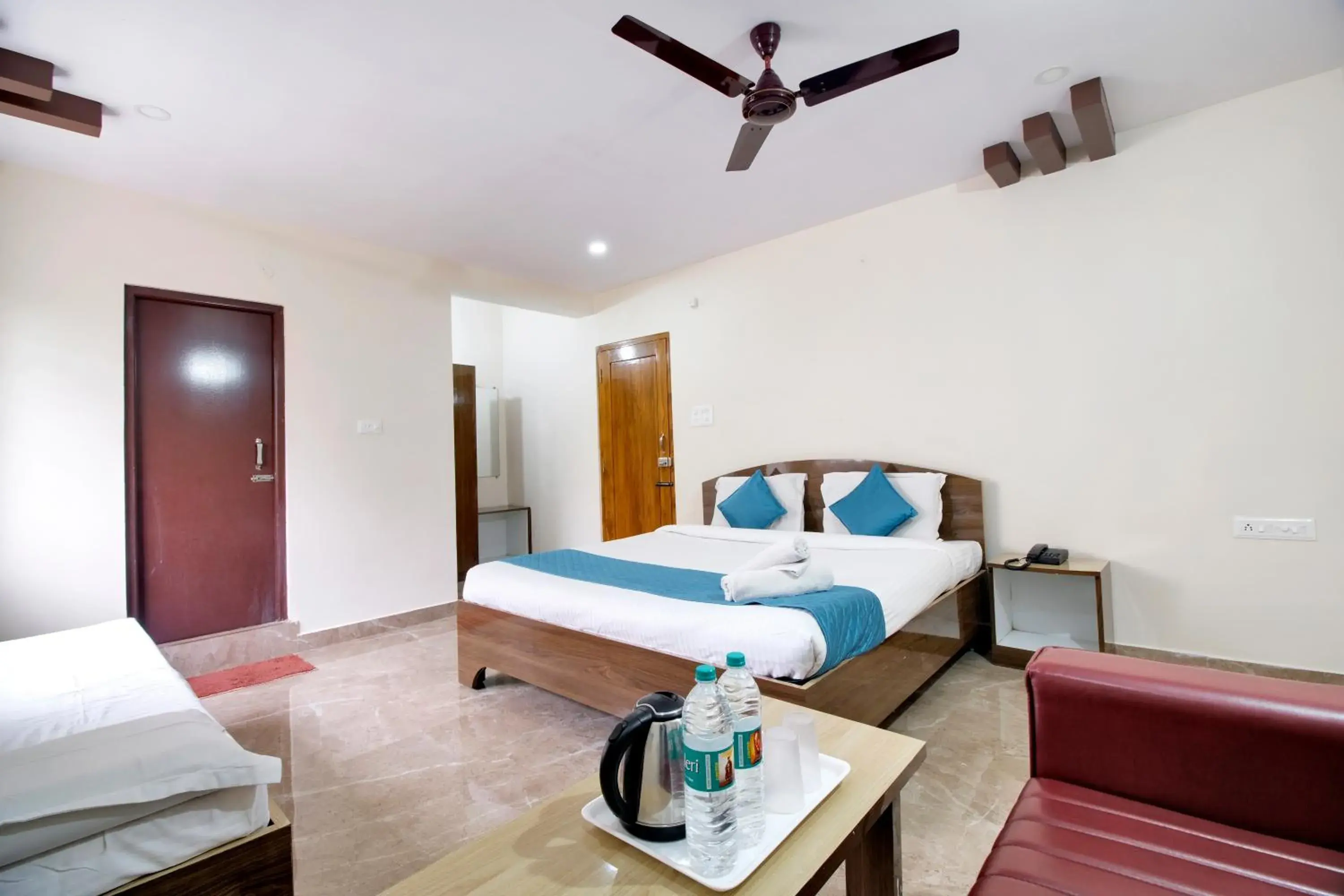 King Room - single occupancy in beestay Hotels MVP Colony King Room - single occupancy in beestay Hotels MVP Colony