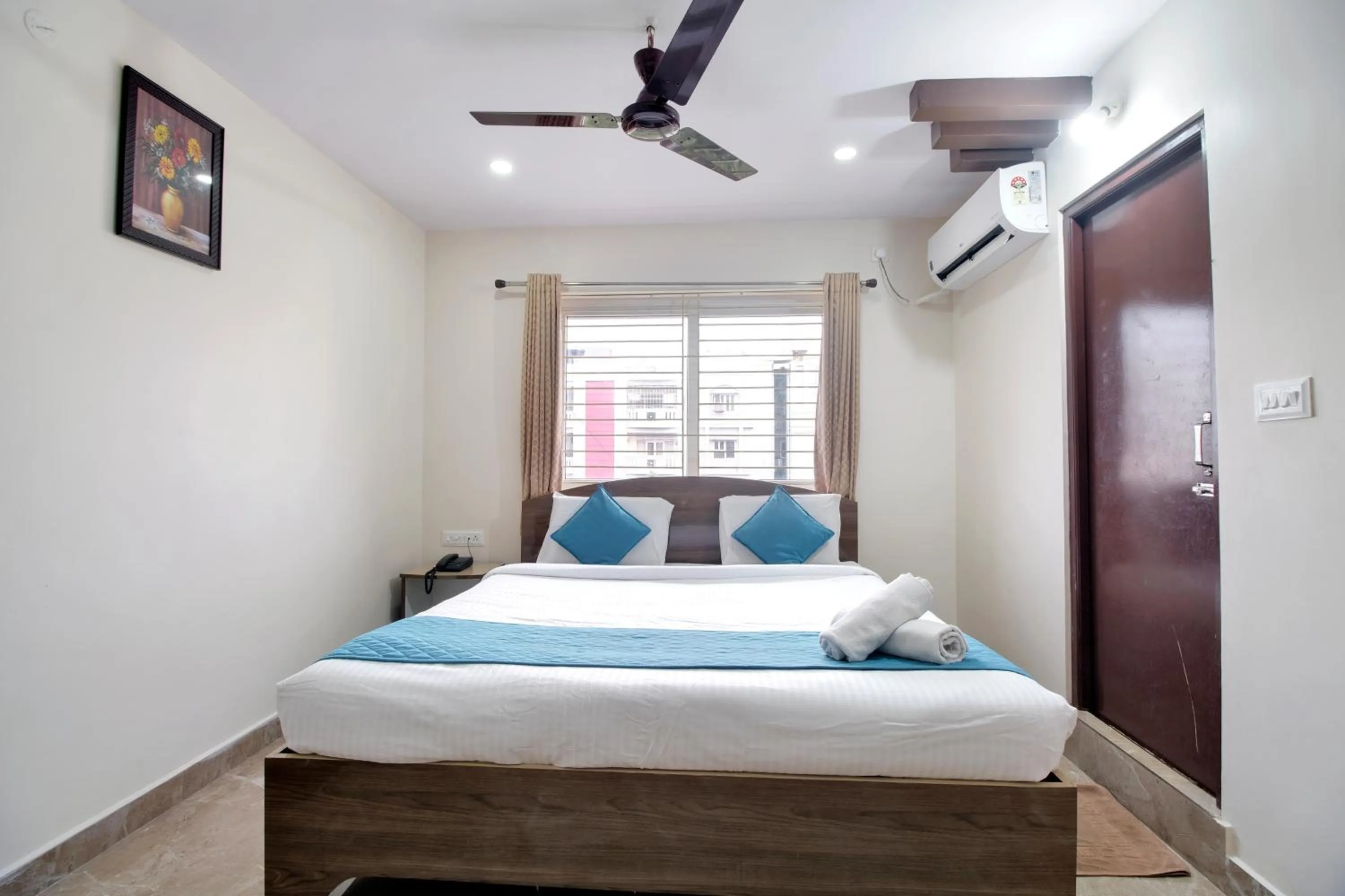 Bed in beestay Hotels MVP Colony