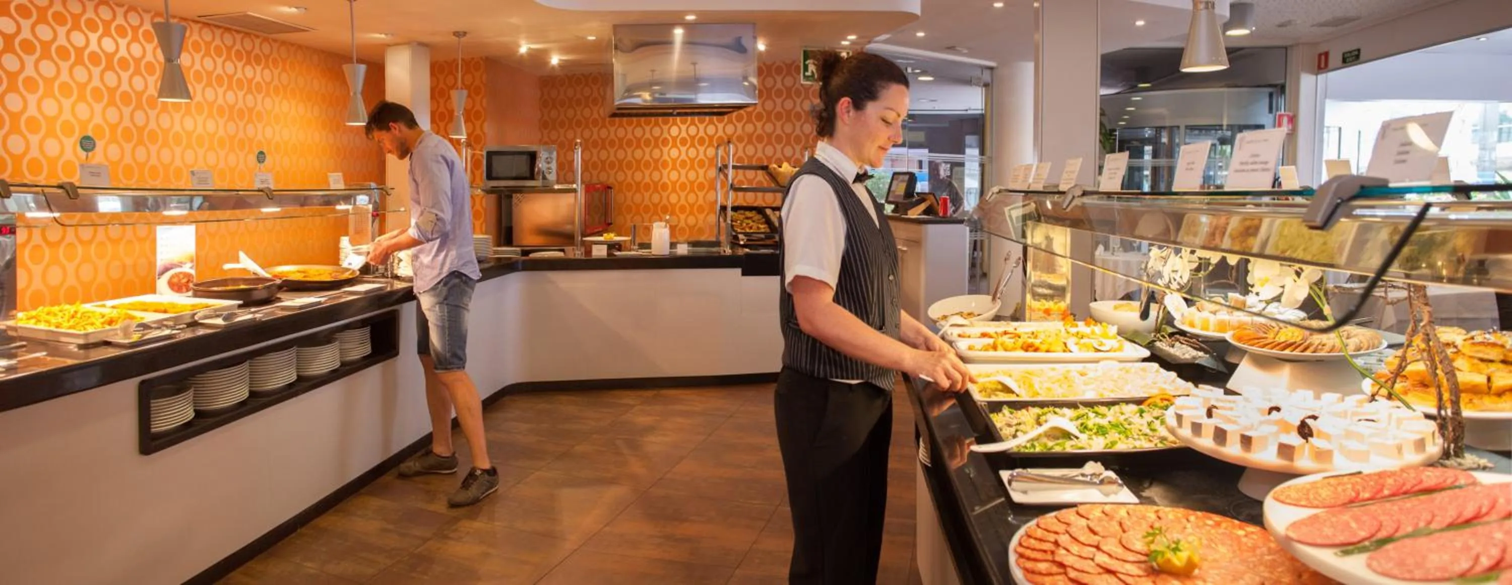 Staff in Hotel RH Royal - Recommend for adults