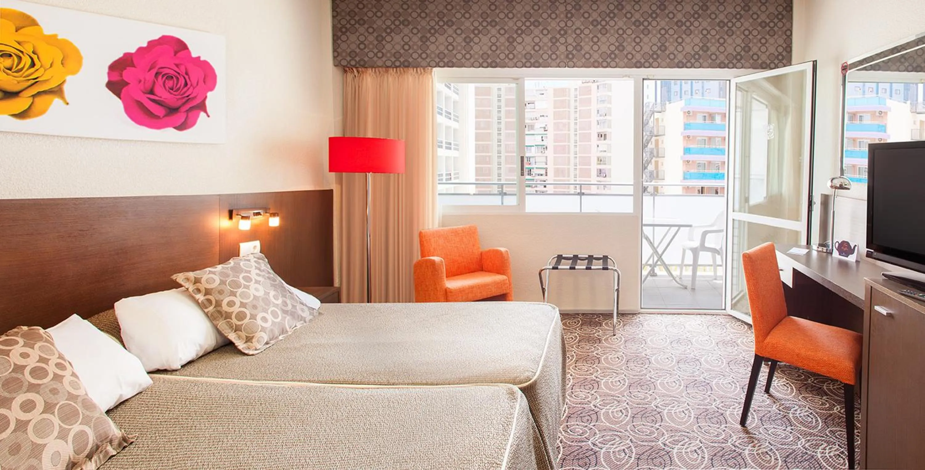 Photo of the whole room in Hotel RH Royal - Recommend for adults