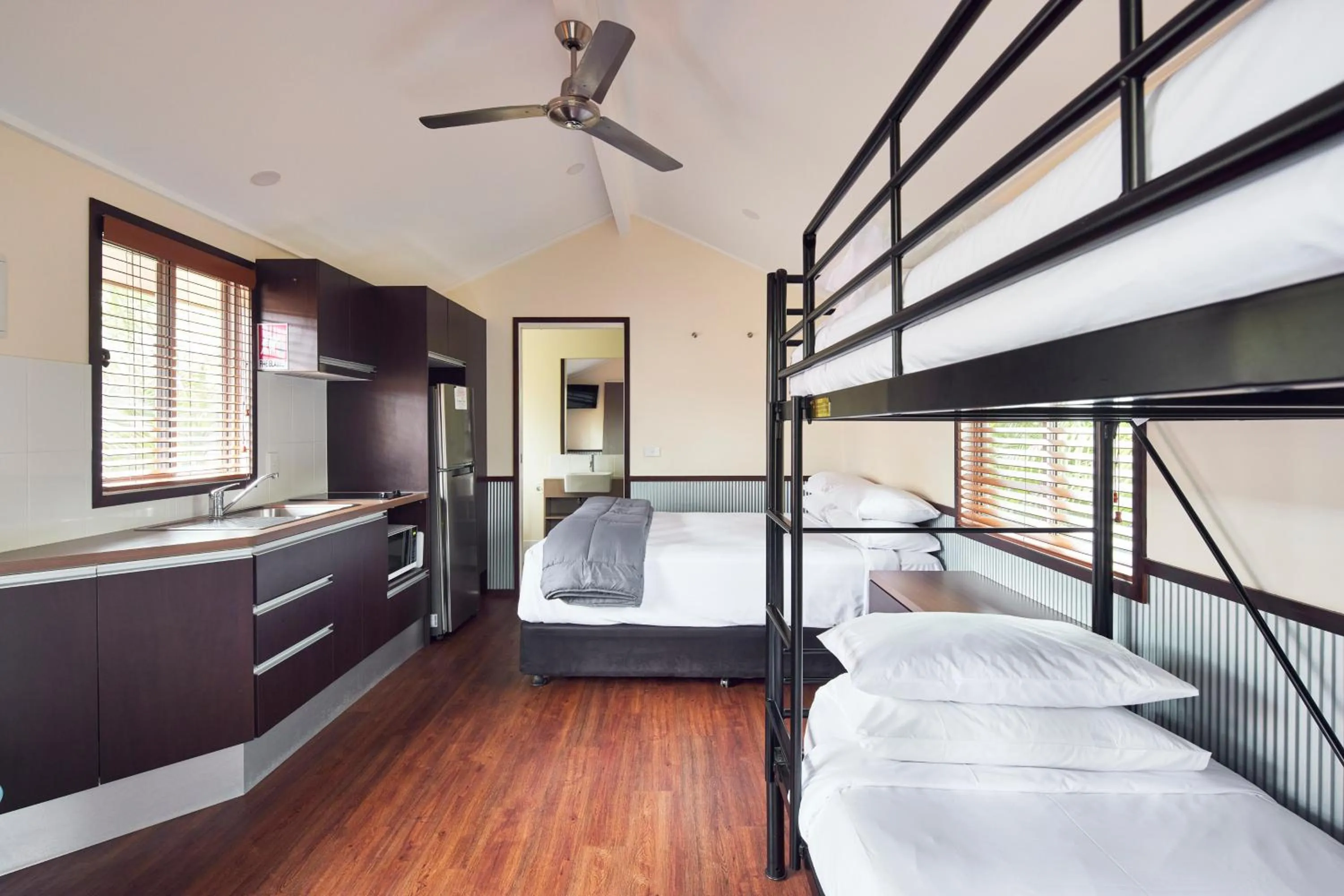 Kitchen or kitchenette, Bed in NRMA South West Rocks Holiday Park