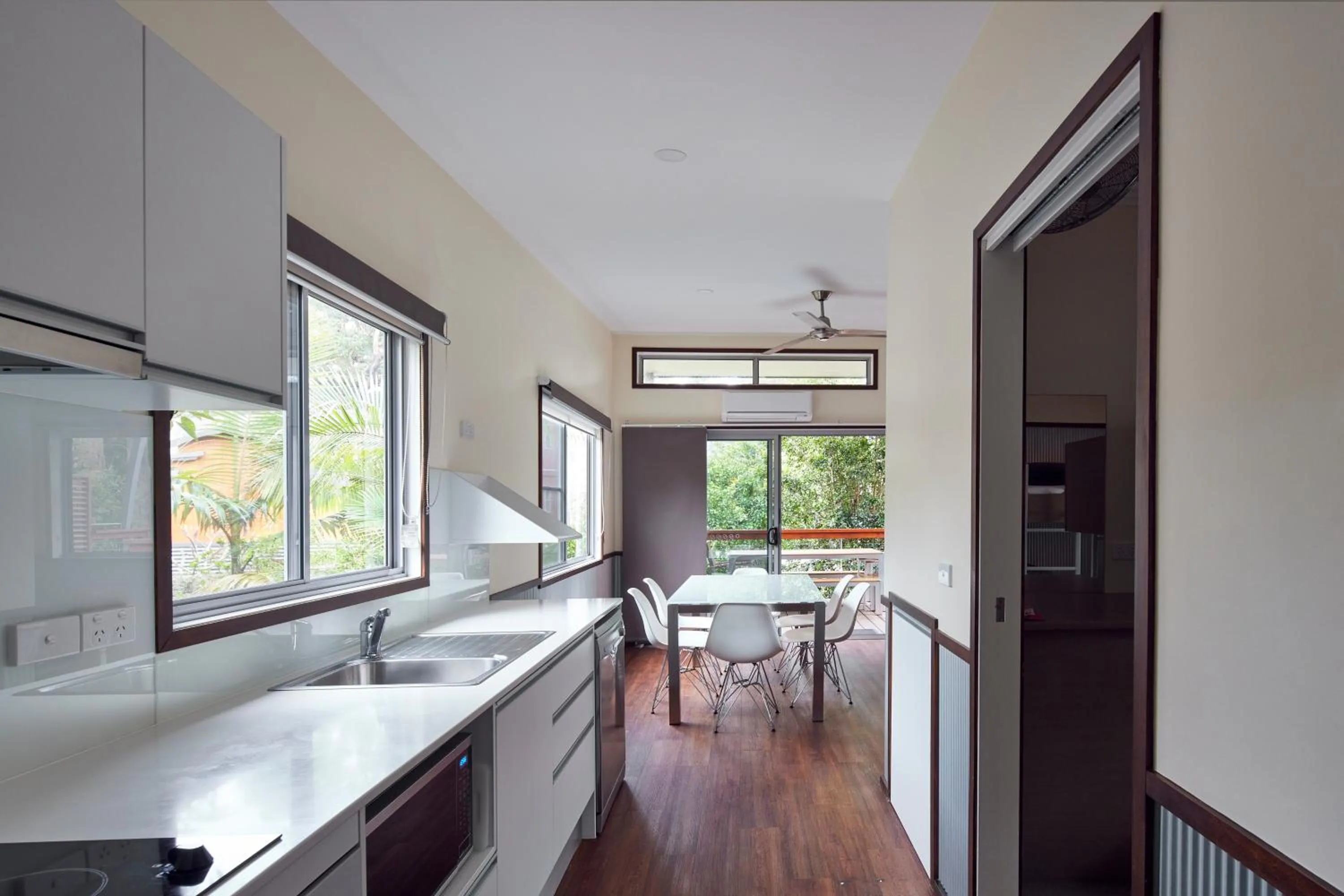 Kitchen or kitchenette, Bed in NRMA South West Rocks Holiday Park