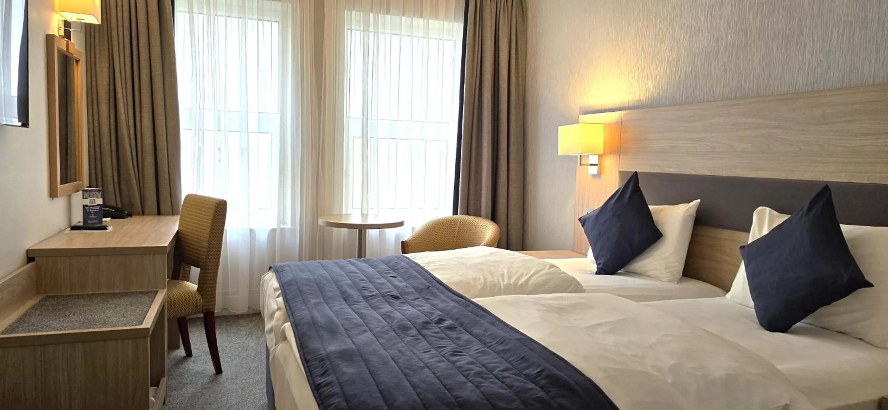 Bedroom, Bed in The Empress Hotel