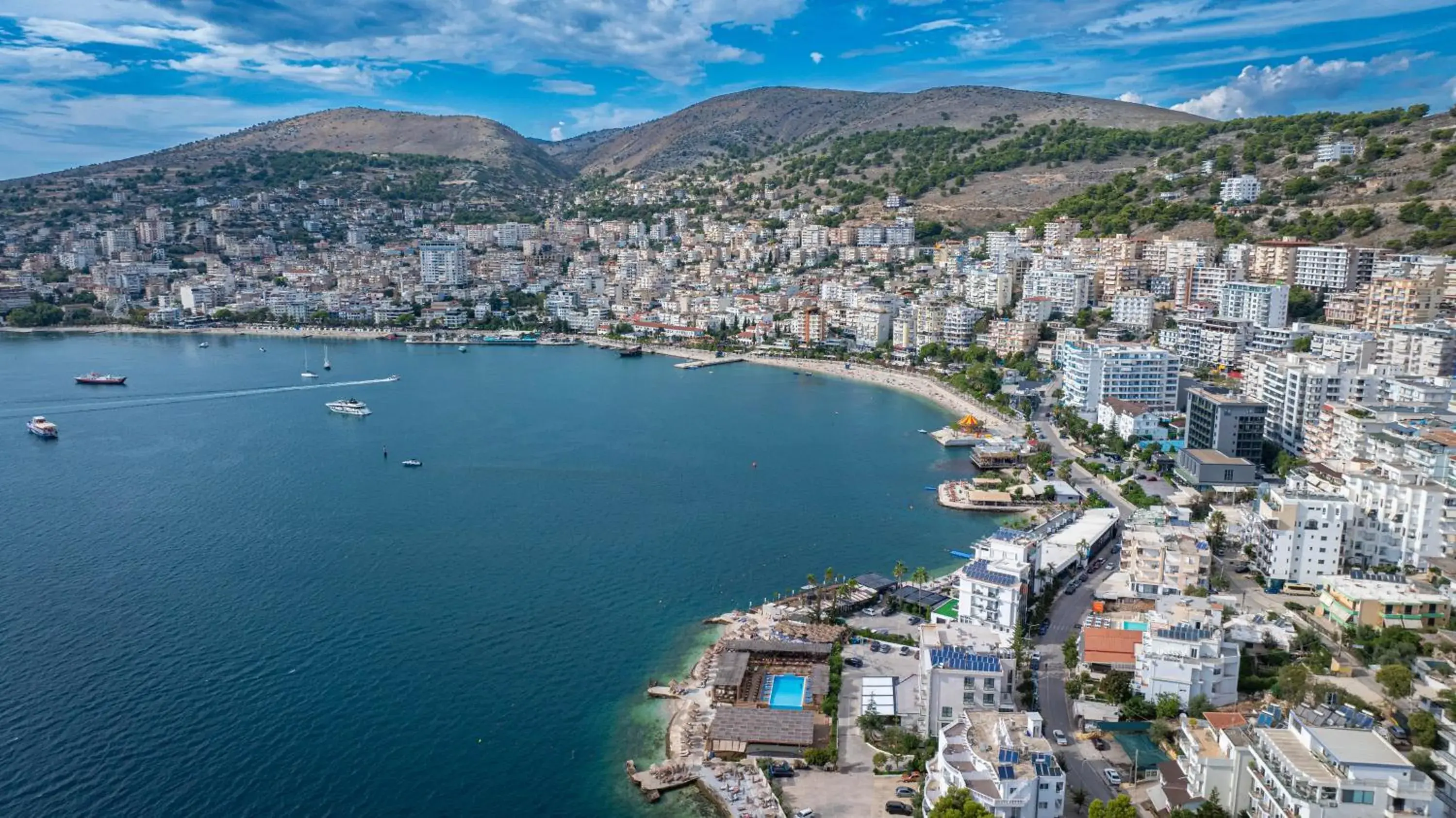 Property building in Grand Hotel Saranda Property building in Grand Hotel Saranda