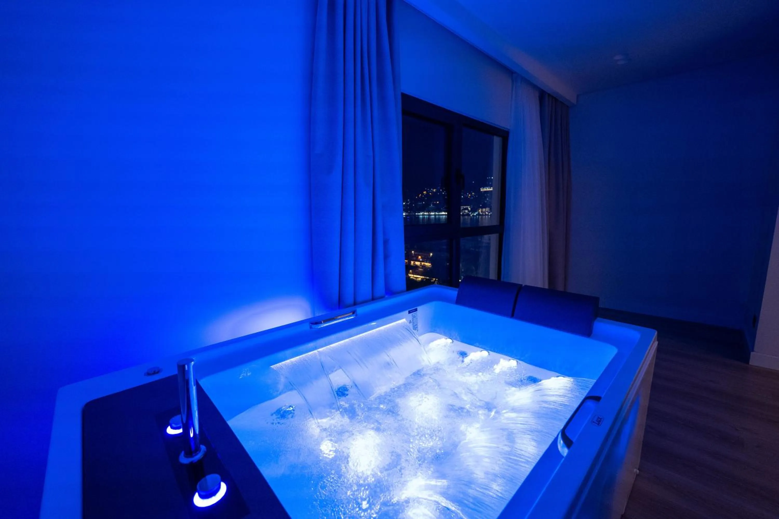 Night in Grand Hotel Saranda