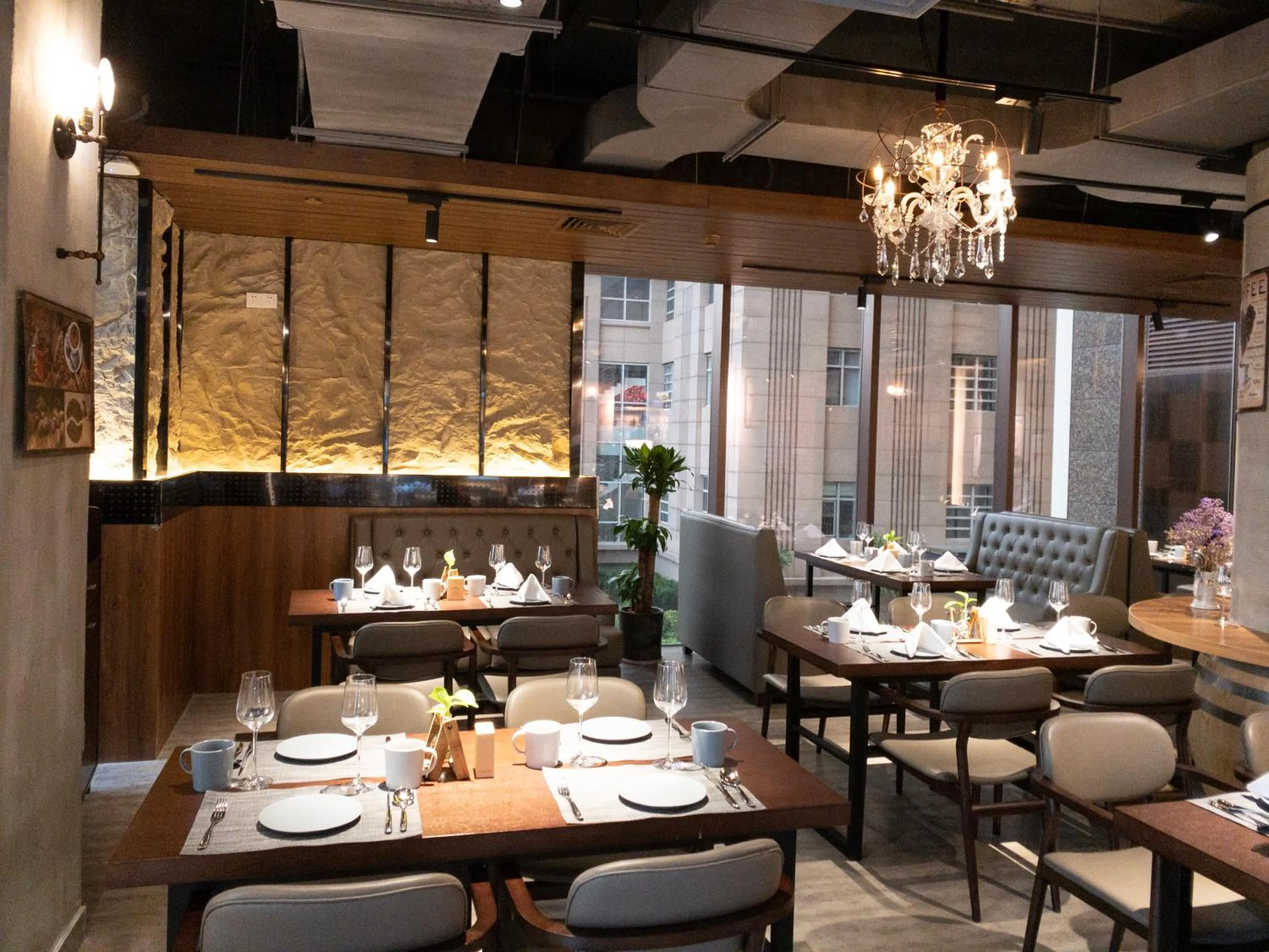 Restaurant/places to eat in Similan Hotel Zhuhai-Gongbei Port