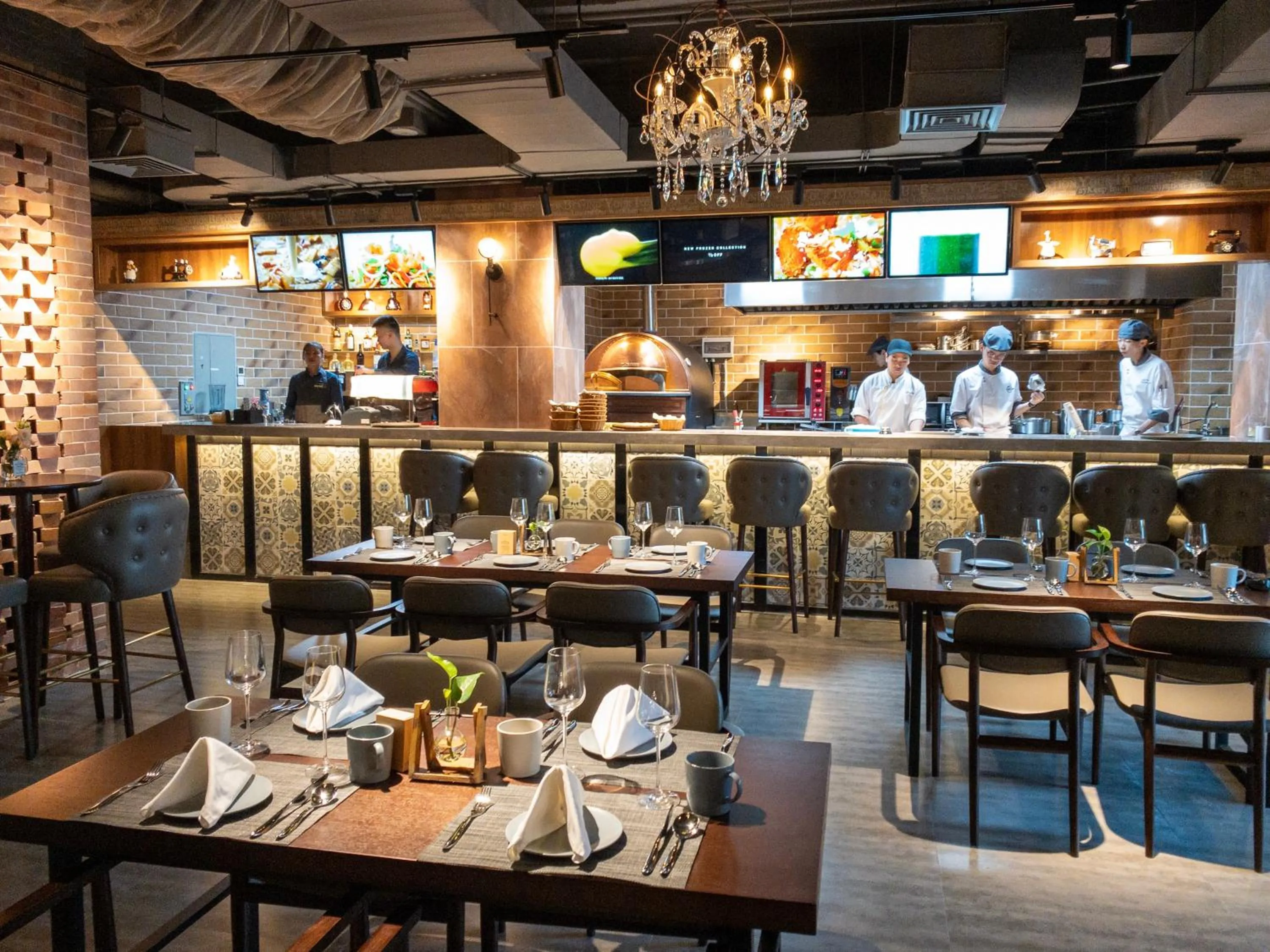 Restaurant/places to eat in Similan Hotel Zhuhai-Gongbei Port