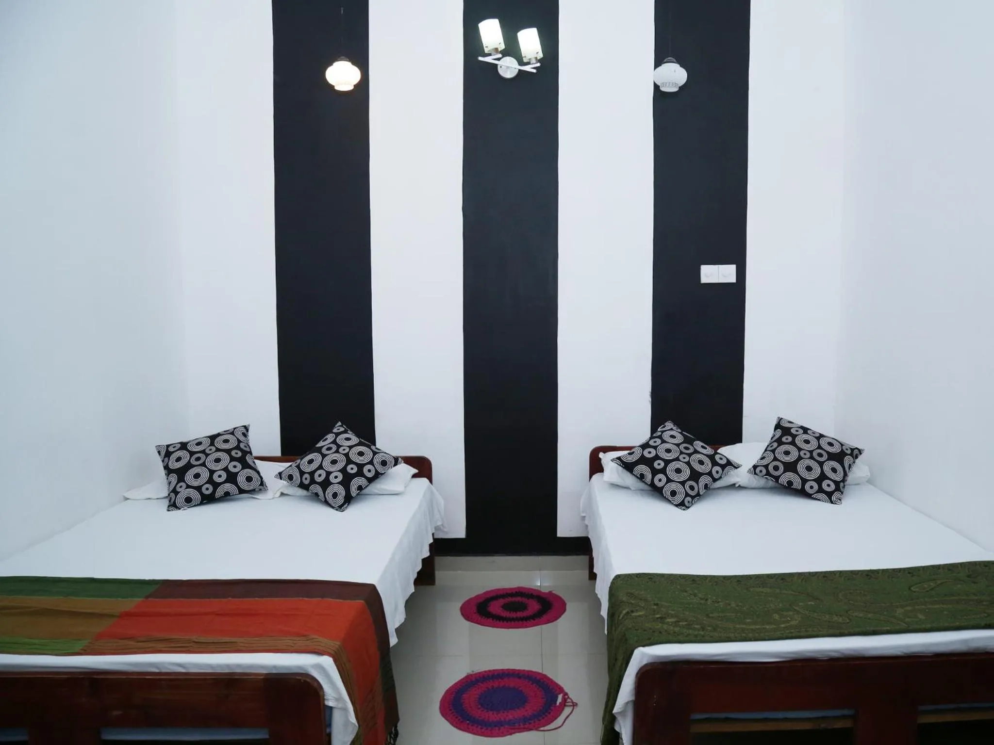 Photo of the whole room, Bed in Dyke Rest