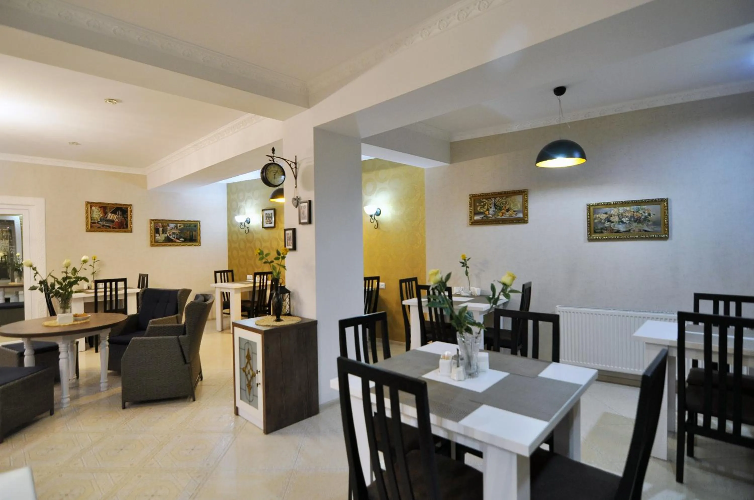 Communal lounge/ TV room in Renaissance Hotel Tbilisi