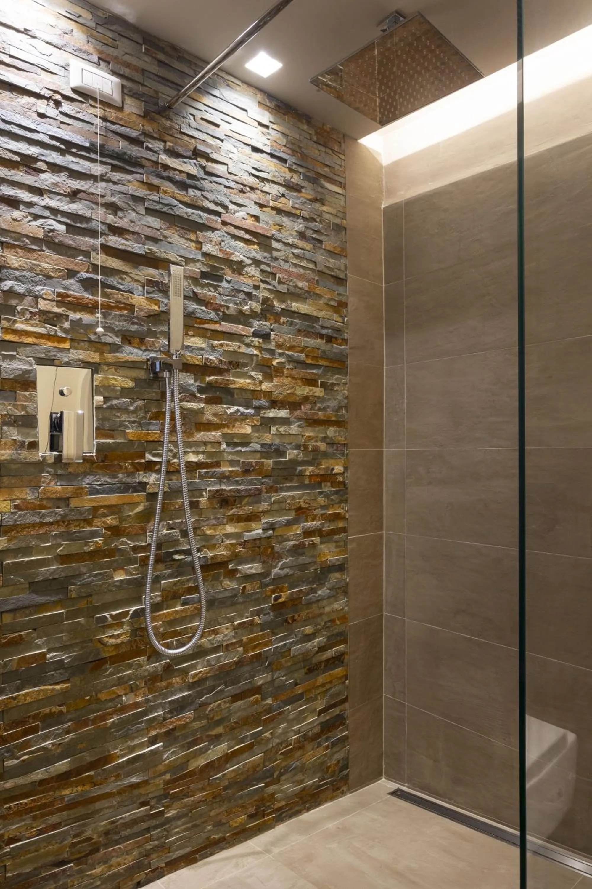 Shower in Stazzo Lu Ciaccaru