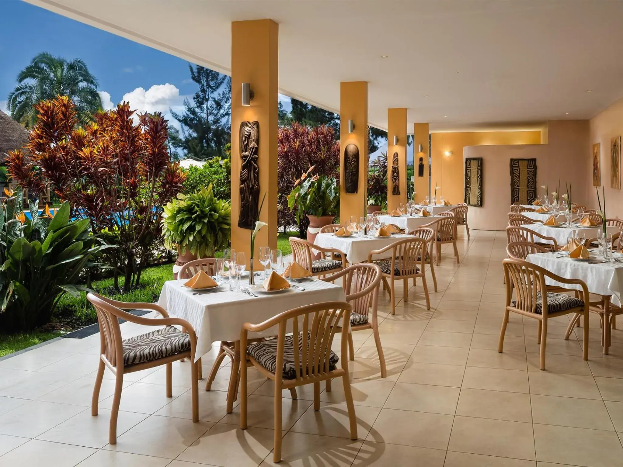 Restaurant/places to eat in Hotel des Mille Collines Restaurant/places to eat in Hotel des Mille Collines