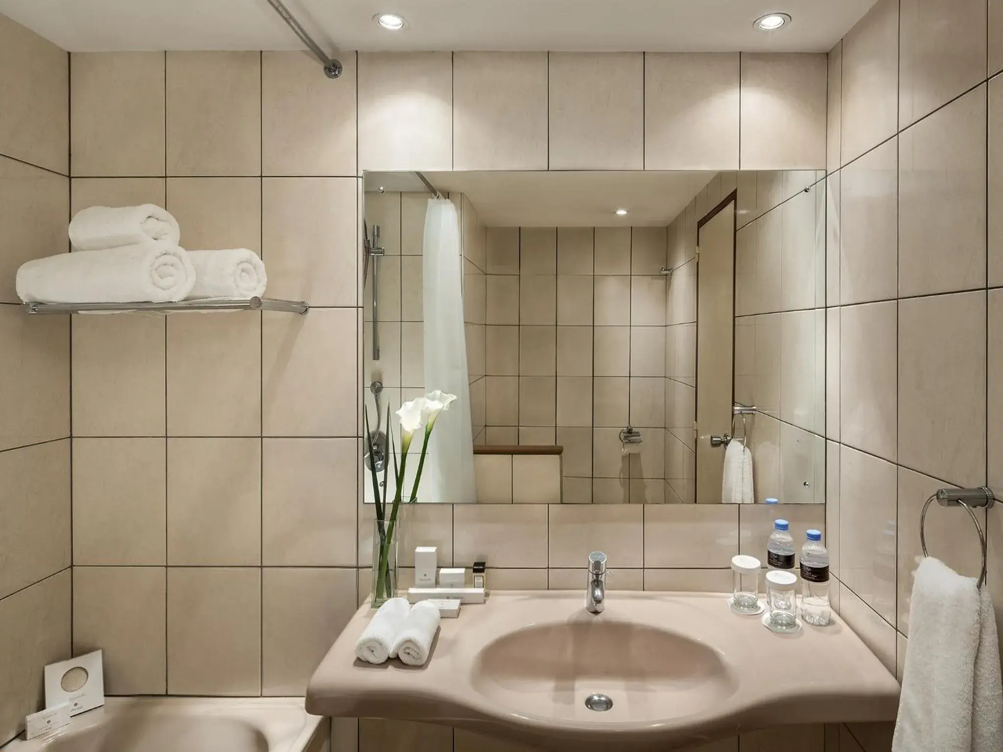 Double Room with Panoramic View in Hotel des Mille Collines Double Room with Panoramic View in Hotel des Mille Collines