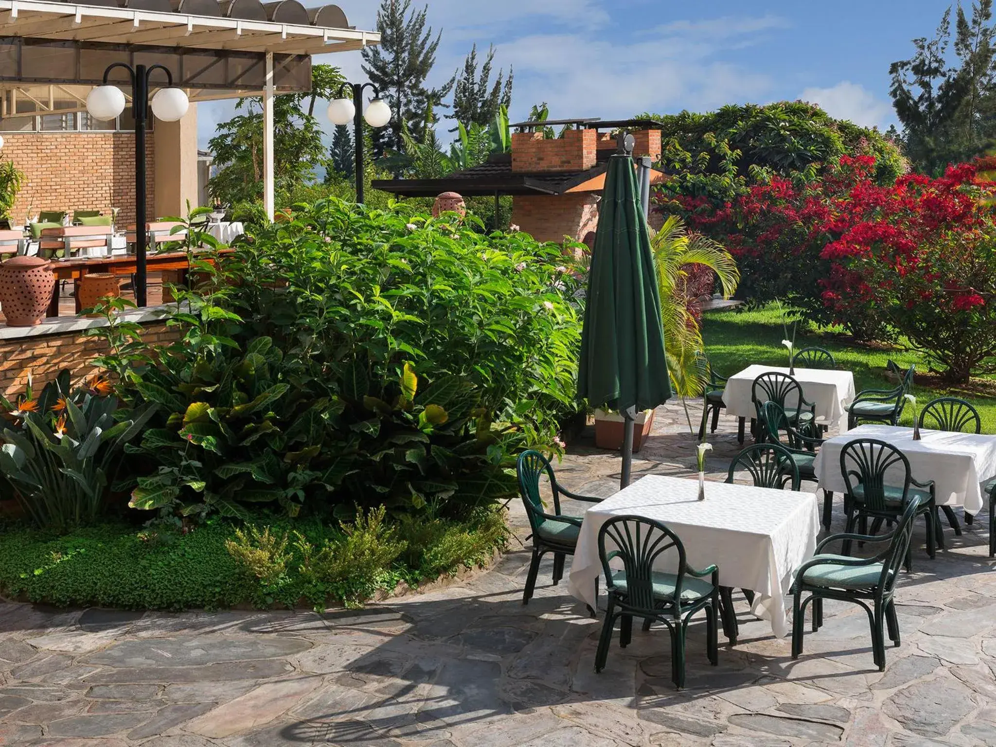 Restaurant/places to eat in Hotel des Mille Collines Restaurant/places to eat in Hotel des Mille Collines