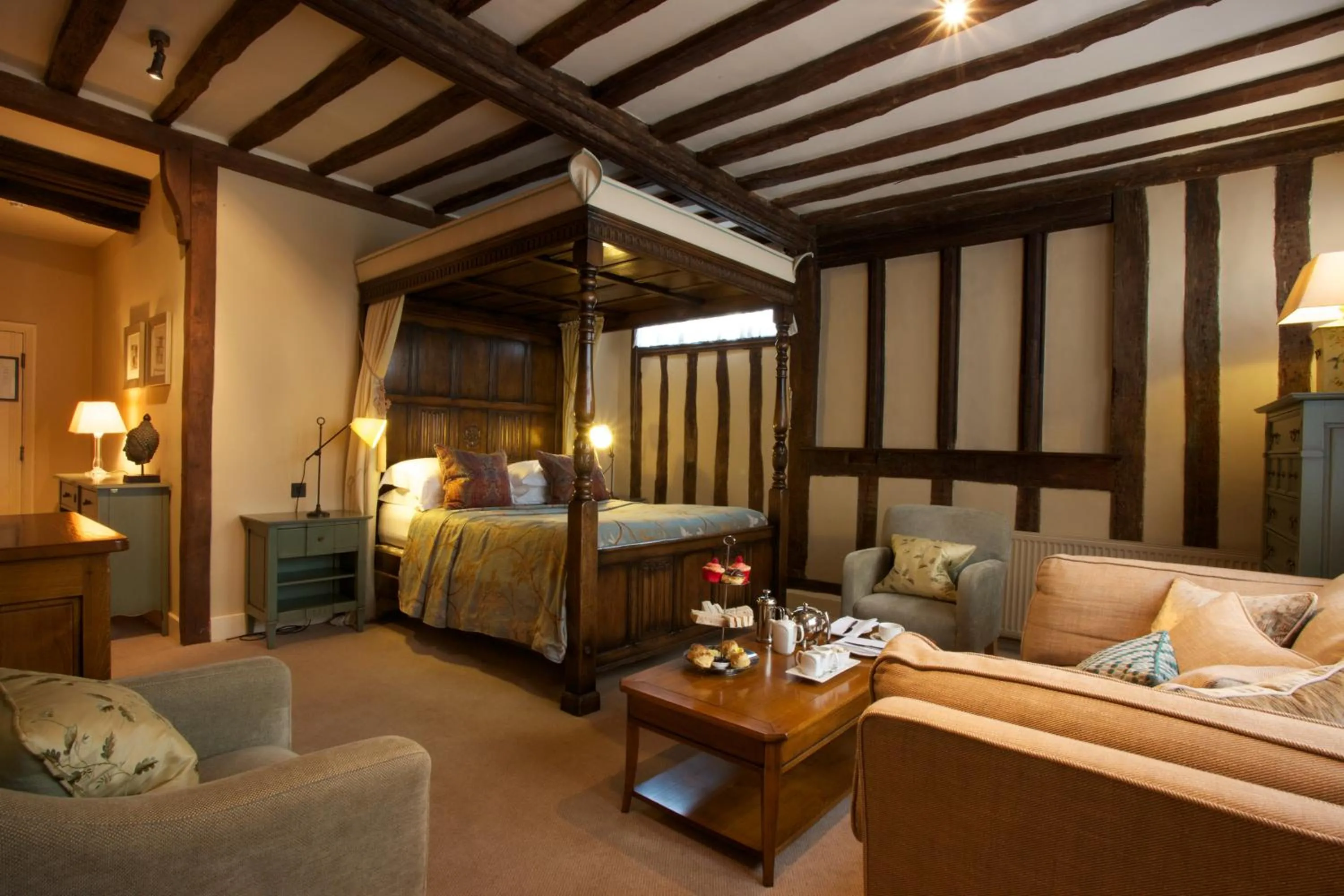 Photo of the whole room, Bed in Swan Hotel & Spa