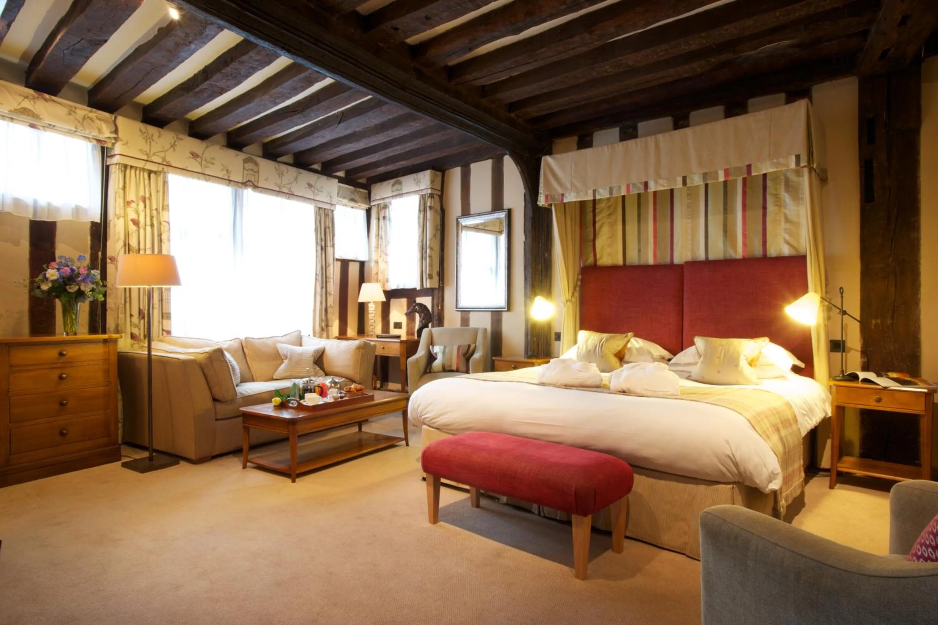Photo of the whole room, Bed in Swan Hotel & Spa