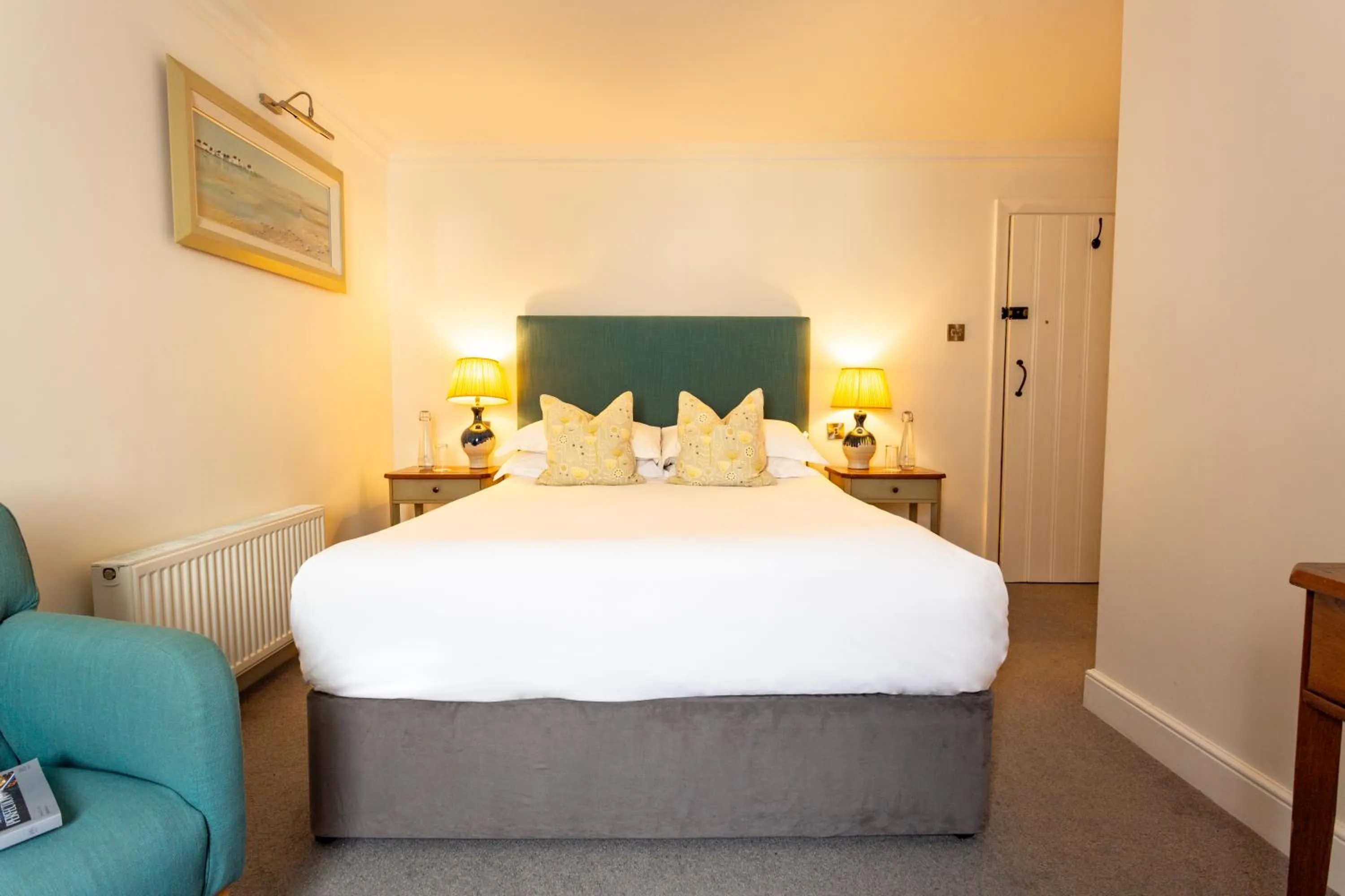Photo of the whole room, Bed in Swan Hotel & Spa