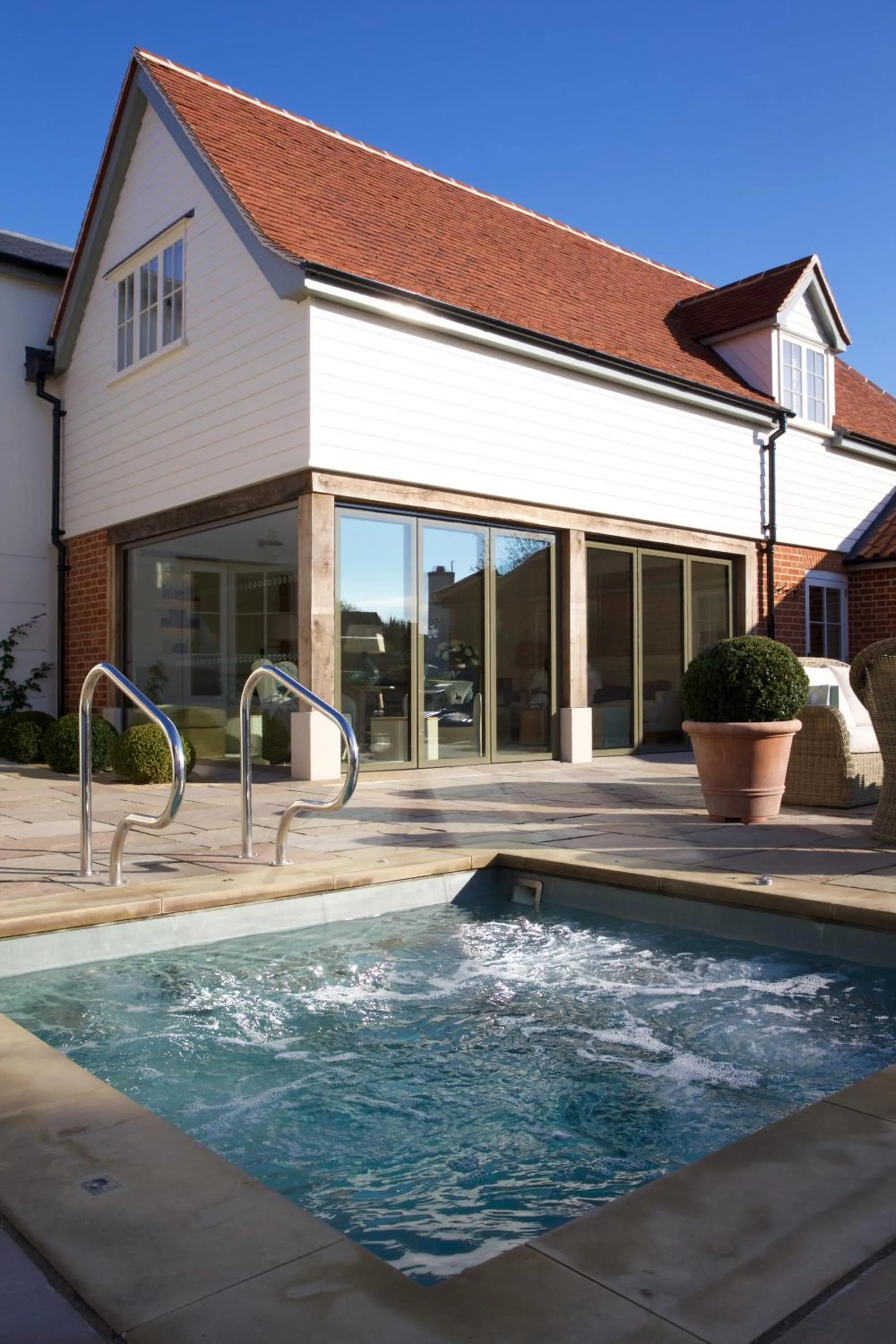 Hot Tub in Swan Hotel & Spa